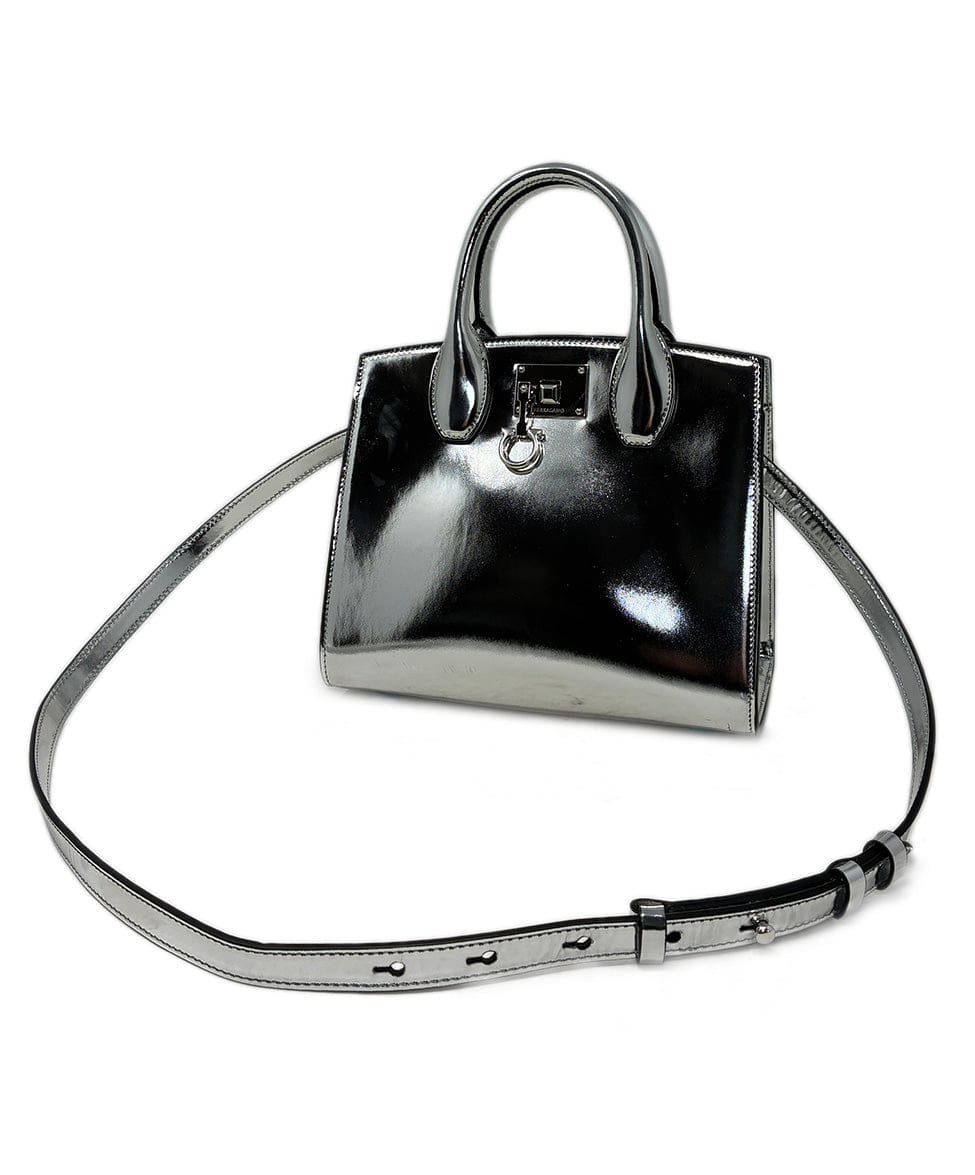 Ferragamo Metallic Silver Hardware Push Release Leather W/Strap Handbag