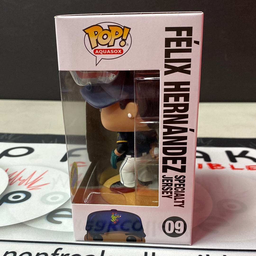 Funko Pop Baseball: Everett Aquasox - Felix Hernandez Specialty Jersey (Funko Field)