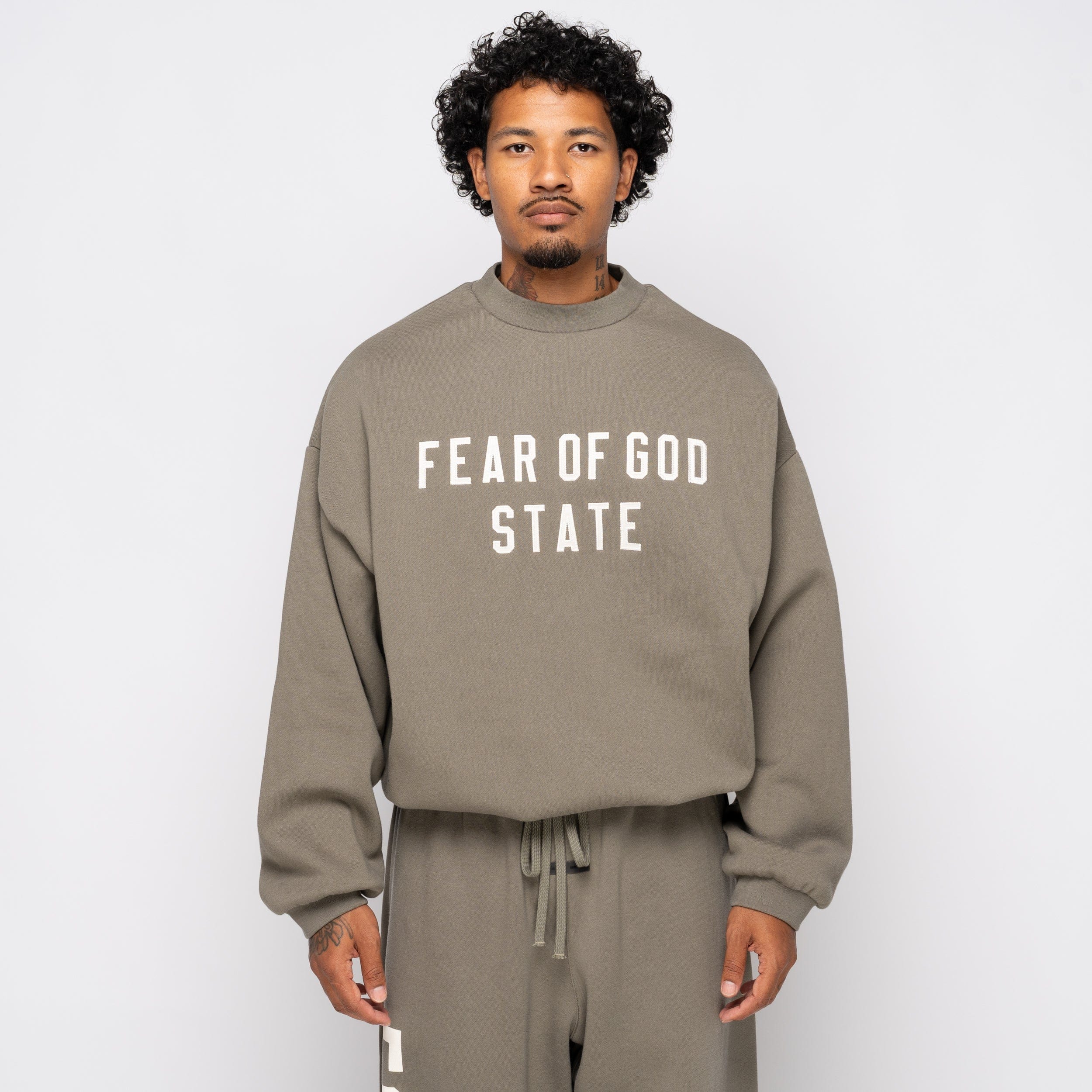 Fear of God Essentials 90's Fit Fleece Crewneck Moss 192SP256557F