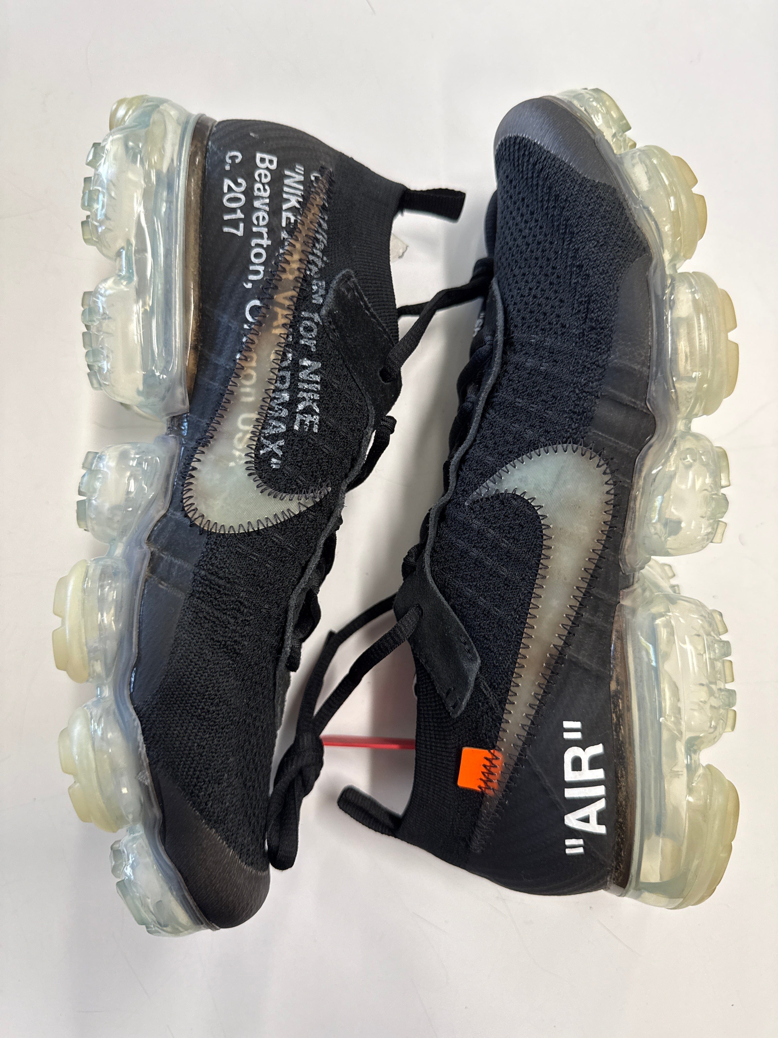 OFF WHITE AIR VAPORMAX BLACK 2018 - SIZE 9.5 (WORN)