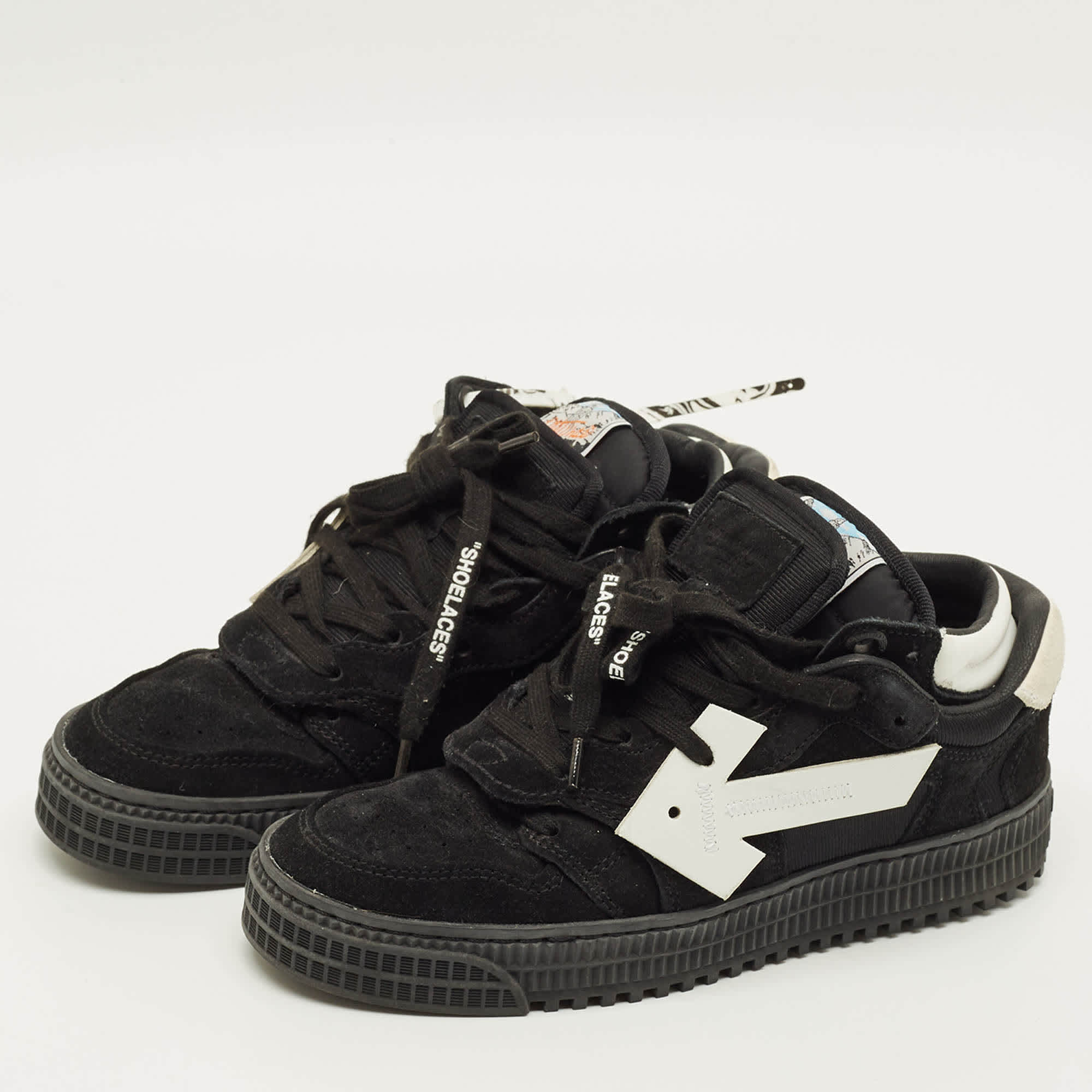 Off - White Floating Arrow