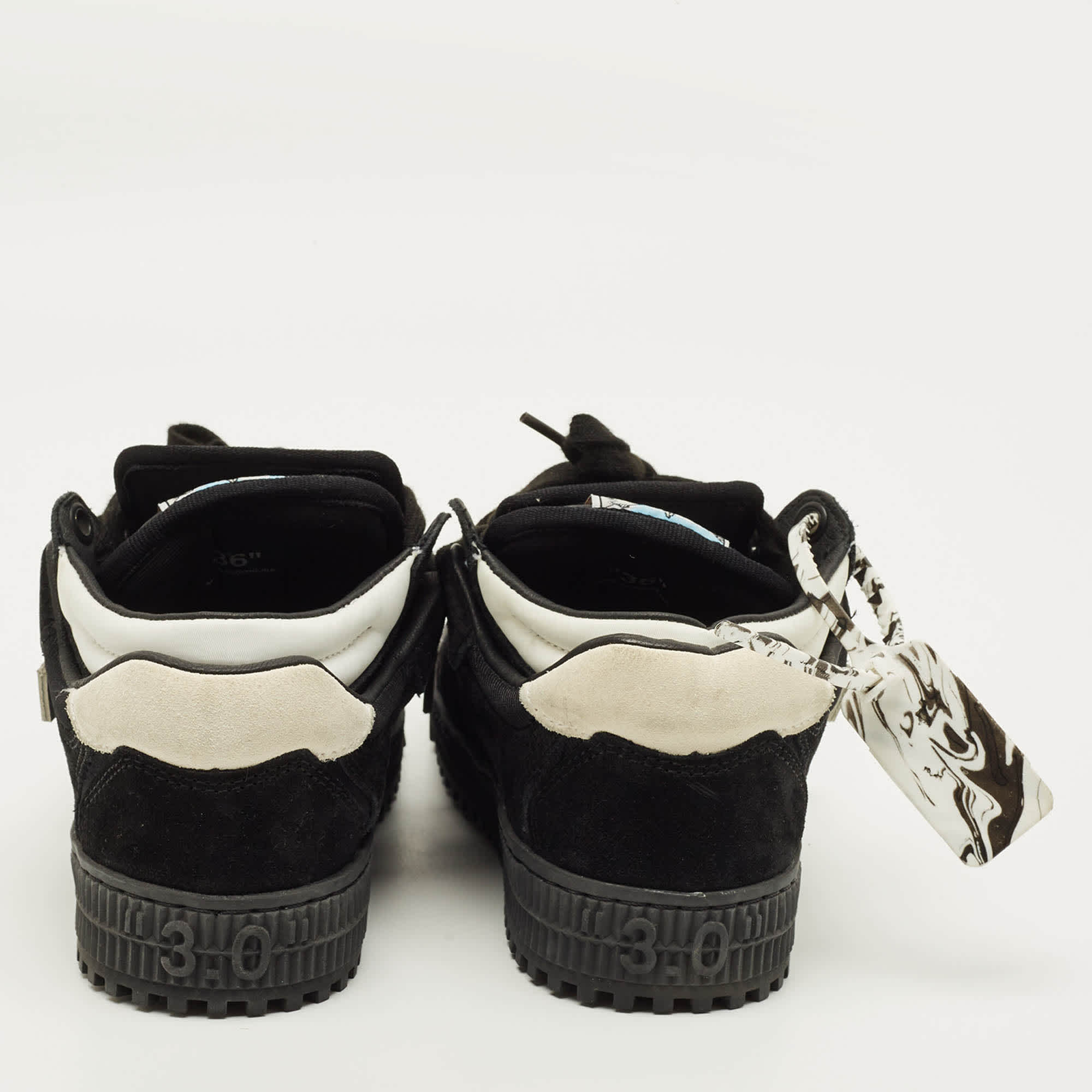 Off - White Floating Arrow