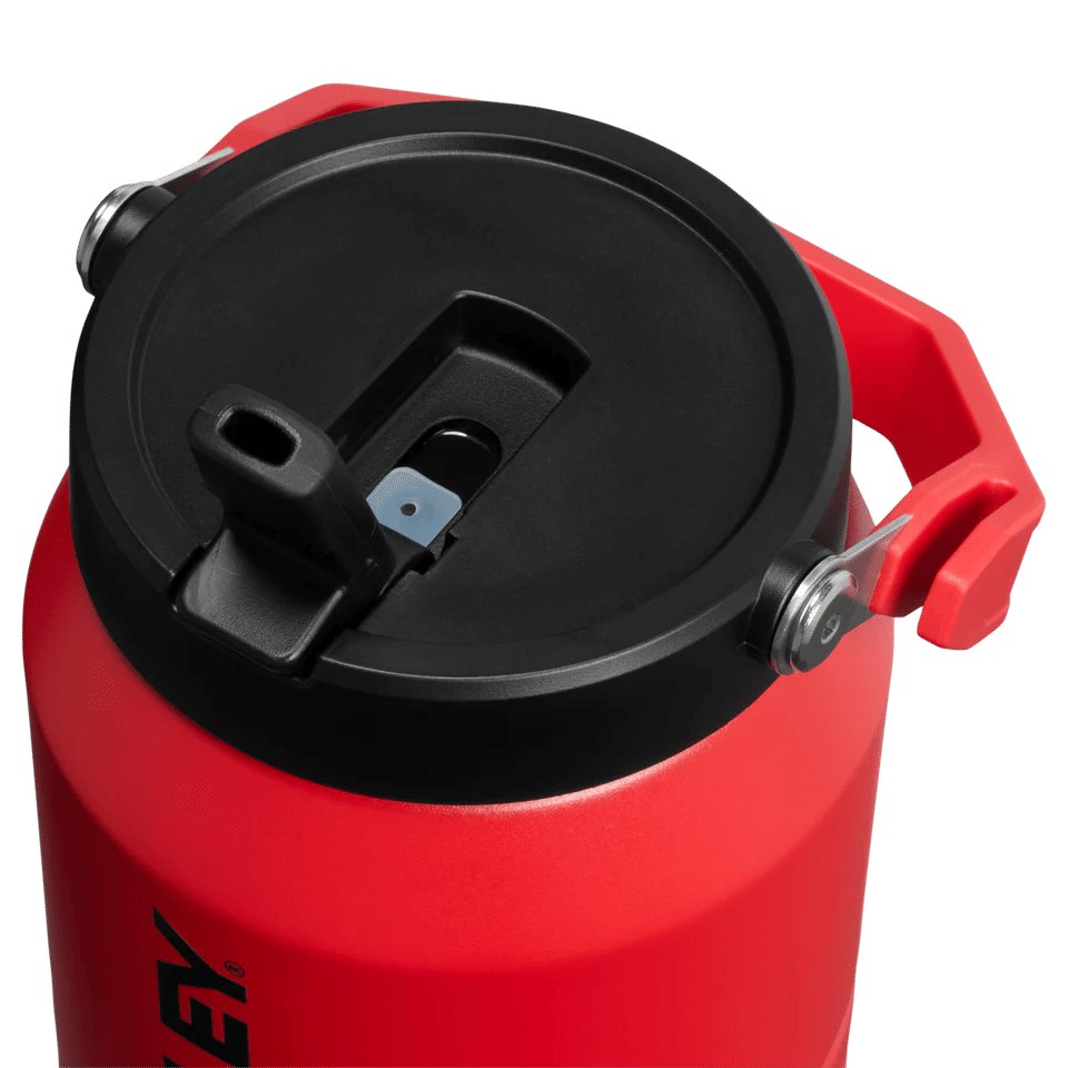 Stanley IceFlow Flip Straw Jug 64 oz - Chili Black