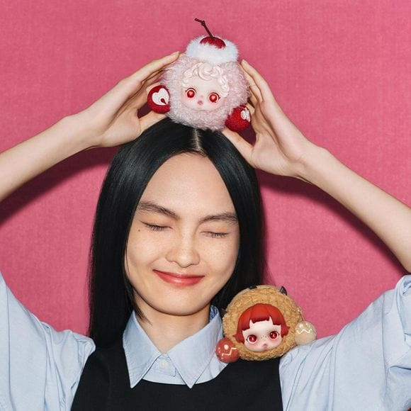 POP MART SKULLPANDA You Found Me! Pranky Peanut Earphone Headphone Bag AUTHENTIC