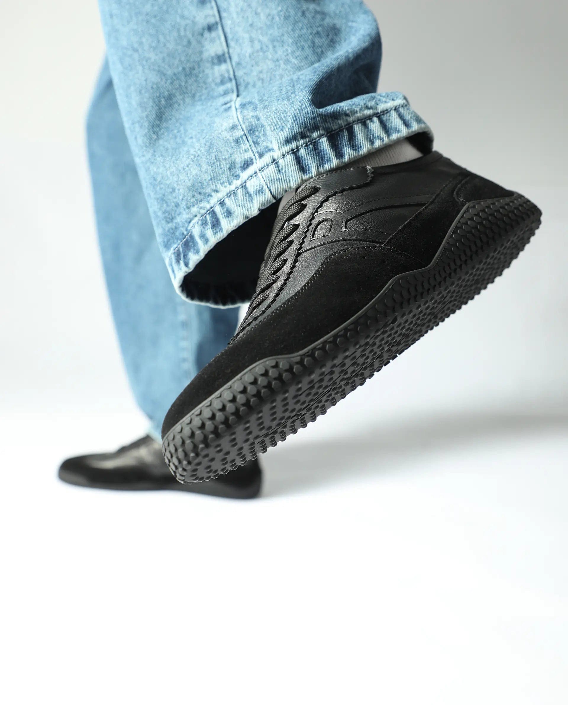 RAREZ Rare Rabbit Men's Membo Black Leather Fabric Sneaker