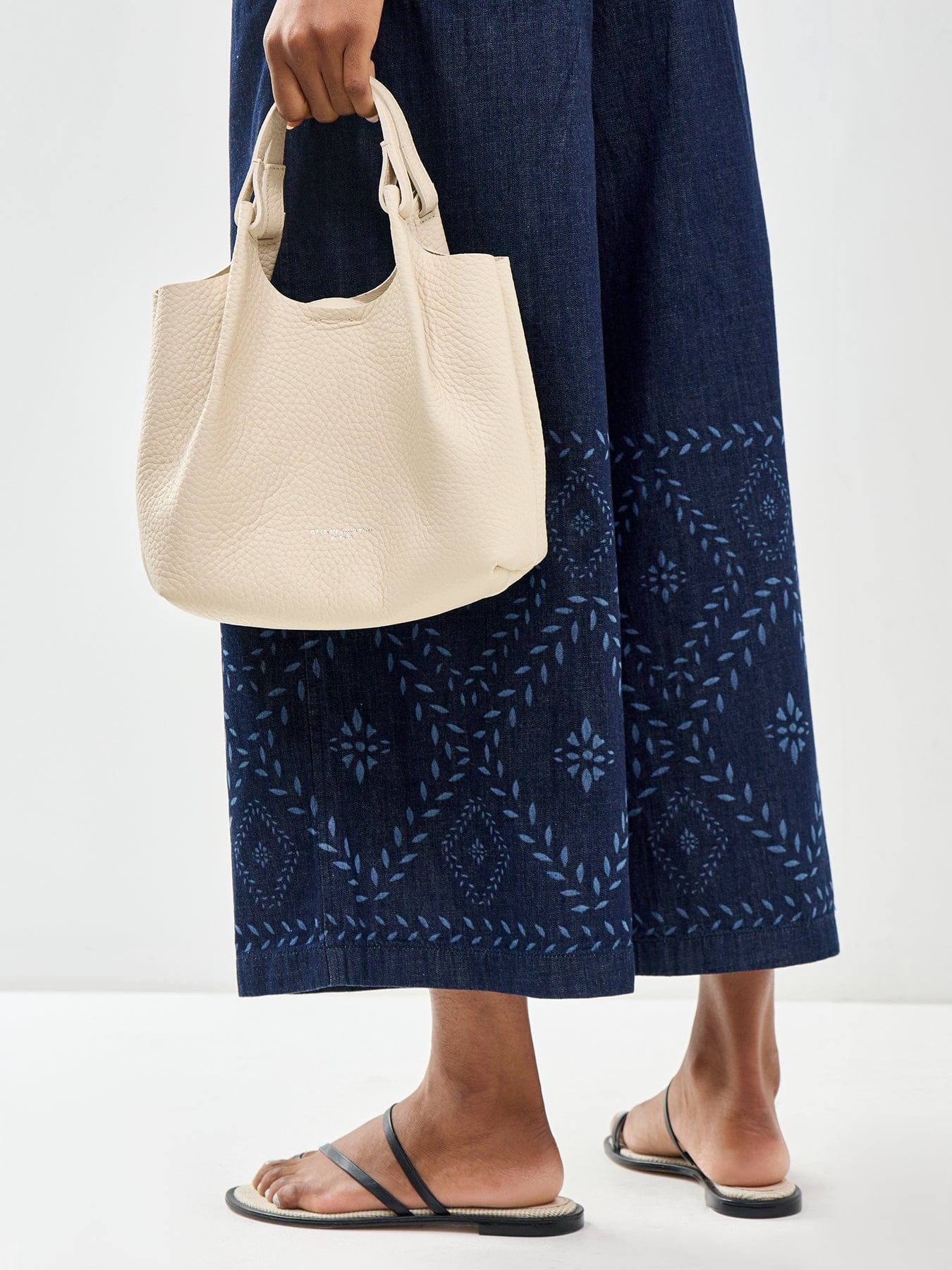 Gianni Chiarini Dua Medium Crossbody Bag White