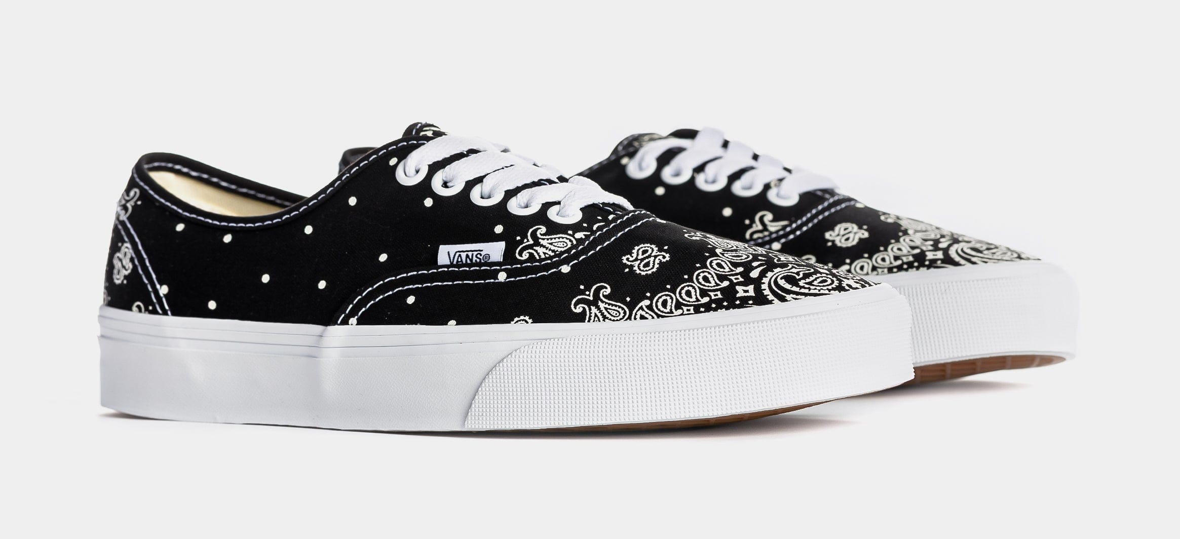 Vans Authentic Mens Skate Shoes (Black/White)