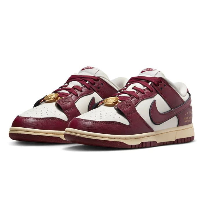 Team Wmns Dunk Low SE Sisterhood - Team Red
