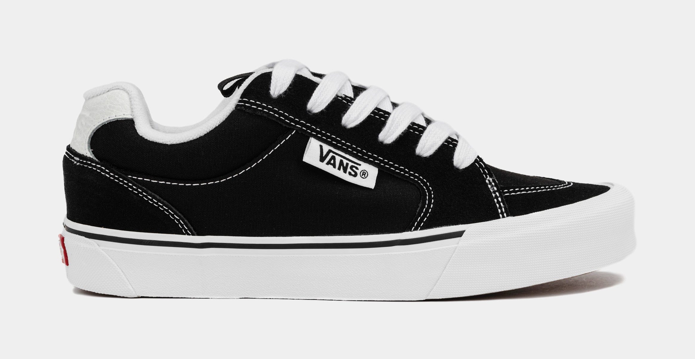 Vans Chukka Push Mens Skate Shoes (Black/White)