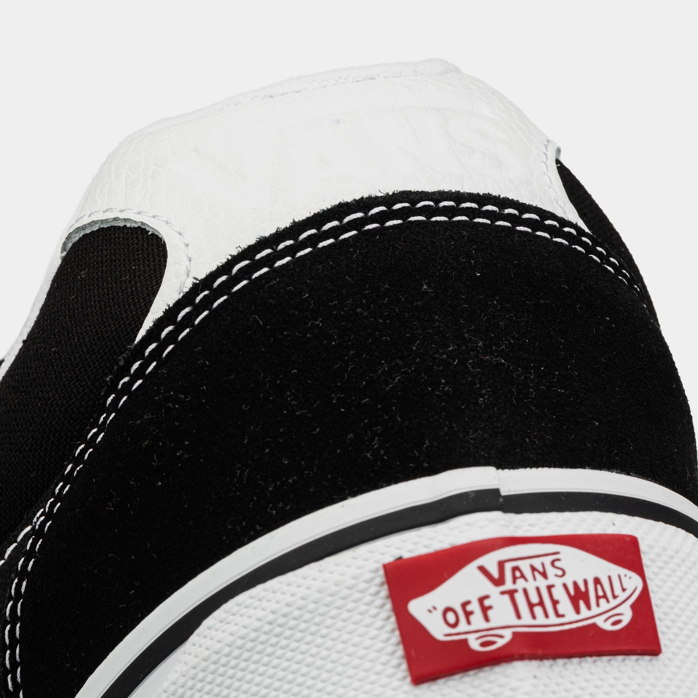 Vans Chukka Push Mens Skate Shoes (Black/White)