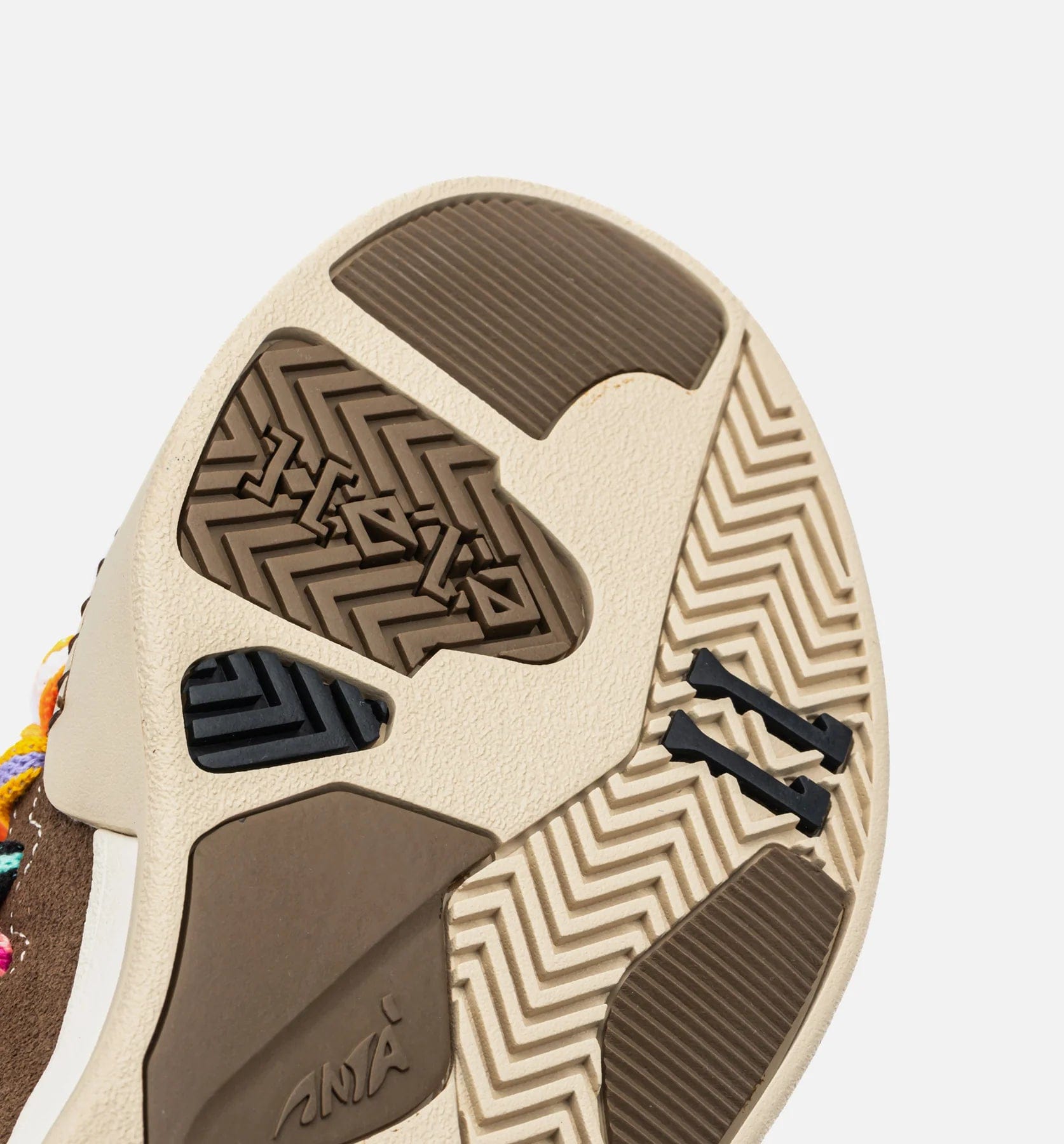 Anta KAI 1 HELA STYLE ROOTS - BROWN