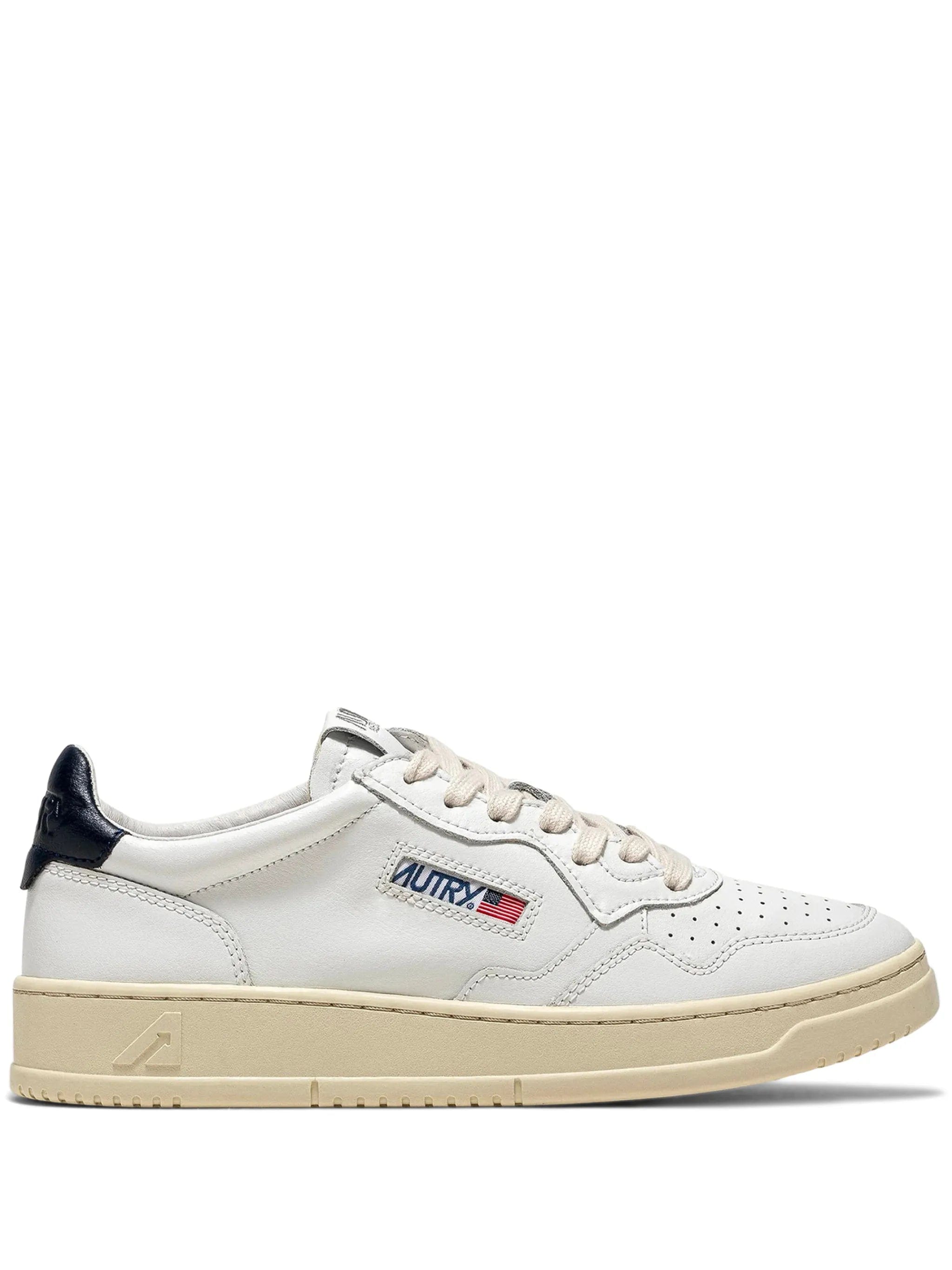 Autry Medalist low sneakers in white and space leather