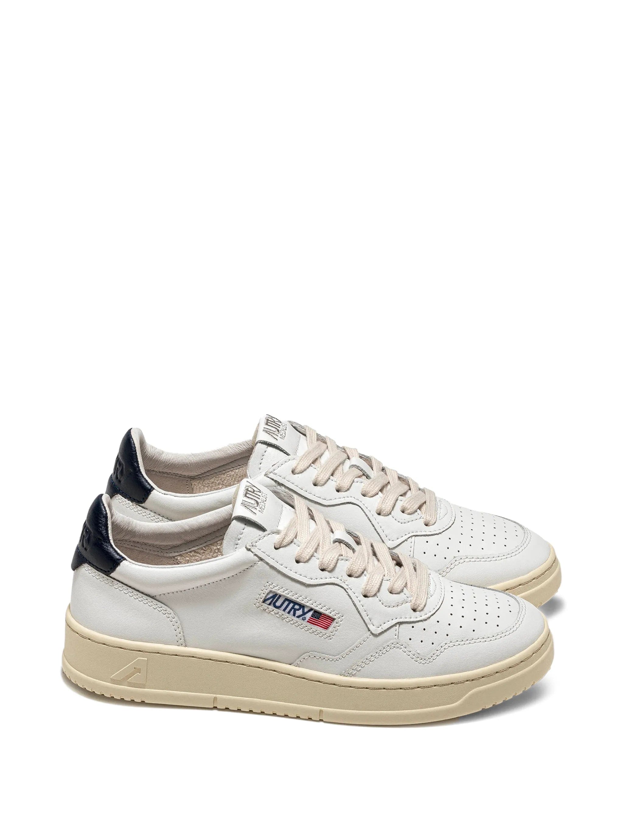 Autry Medalist low sneakers in white and space leather