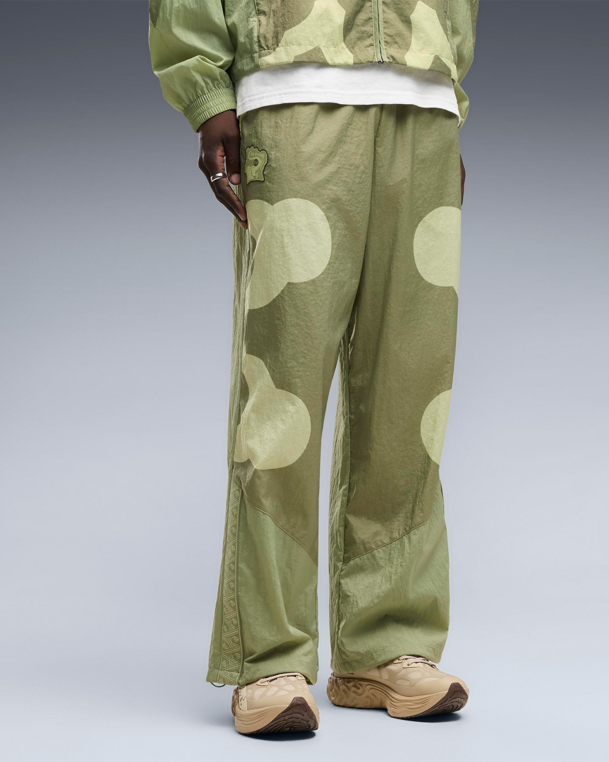 Puma Pantalones de chandal Relaxed Puma x Salehe Bembury x Ivory Coast King para hombre