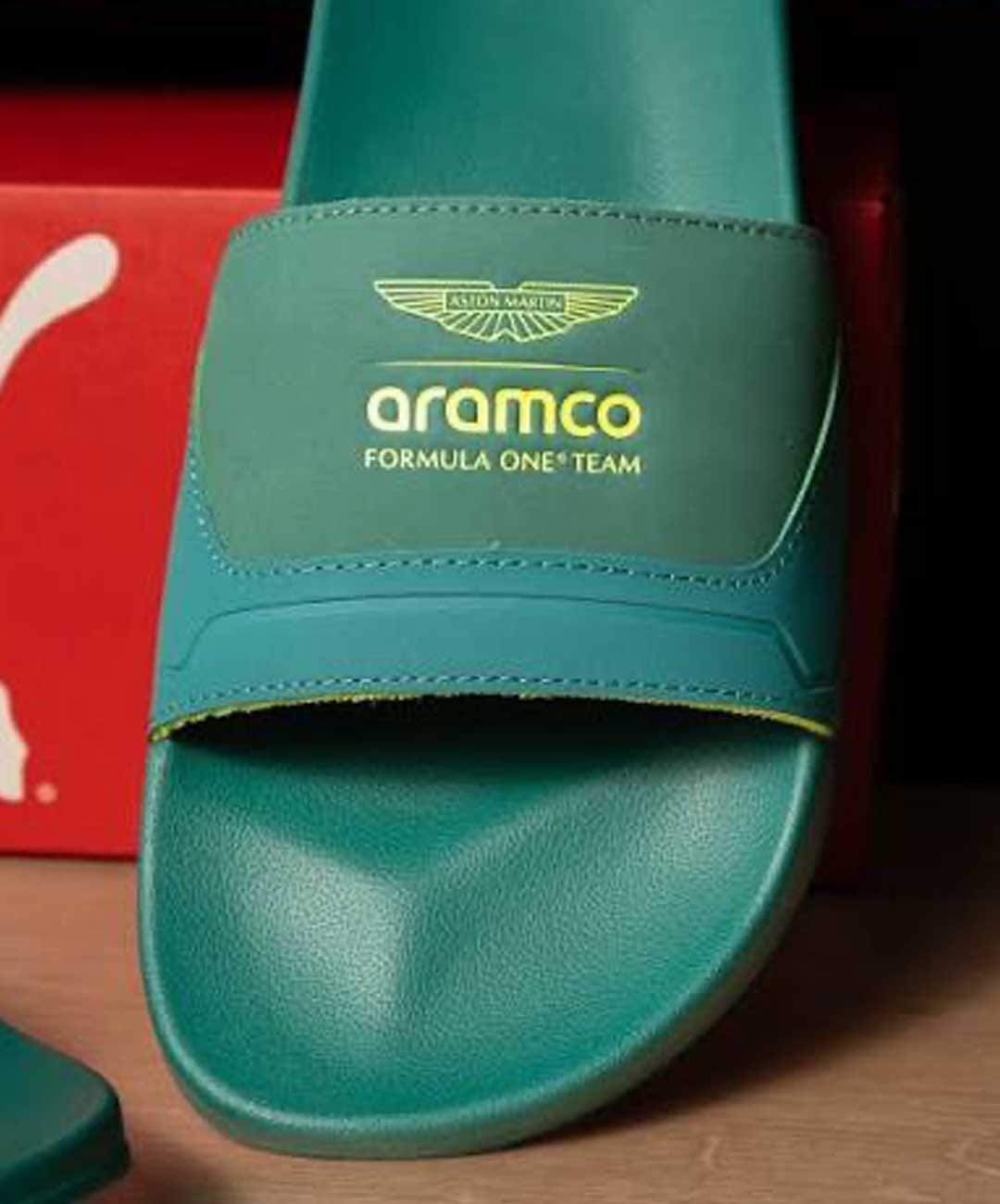 PUMA | ASTON MARTIN F1 SOFTRIDE PRO LEADPUFF SLIDES { PUMA BLACK - GREEN LUX - PUMA WHITE