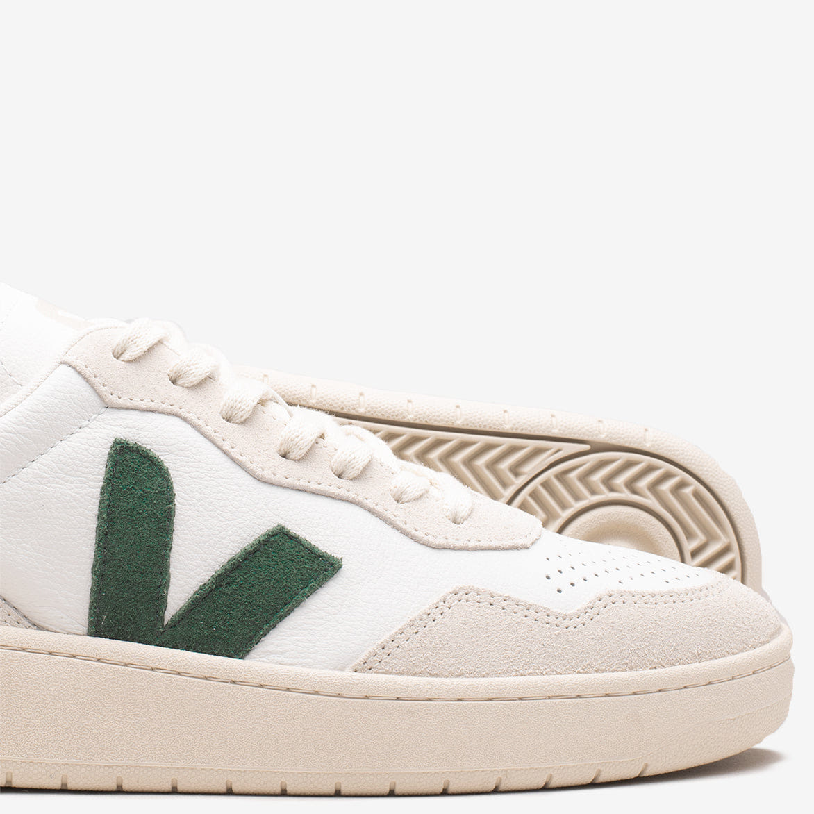 VEJA V - 90 O.T. LEATHER - WHITE / CYPRUS