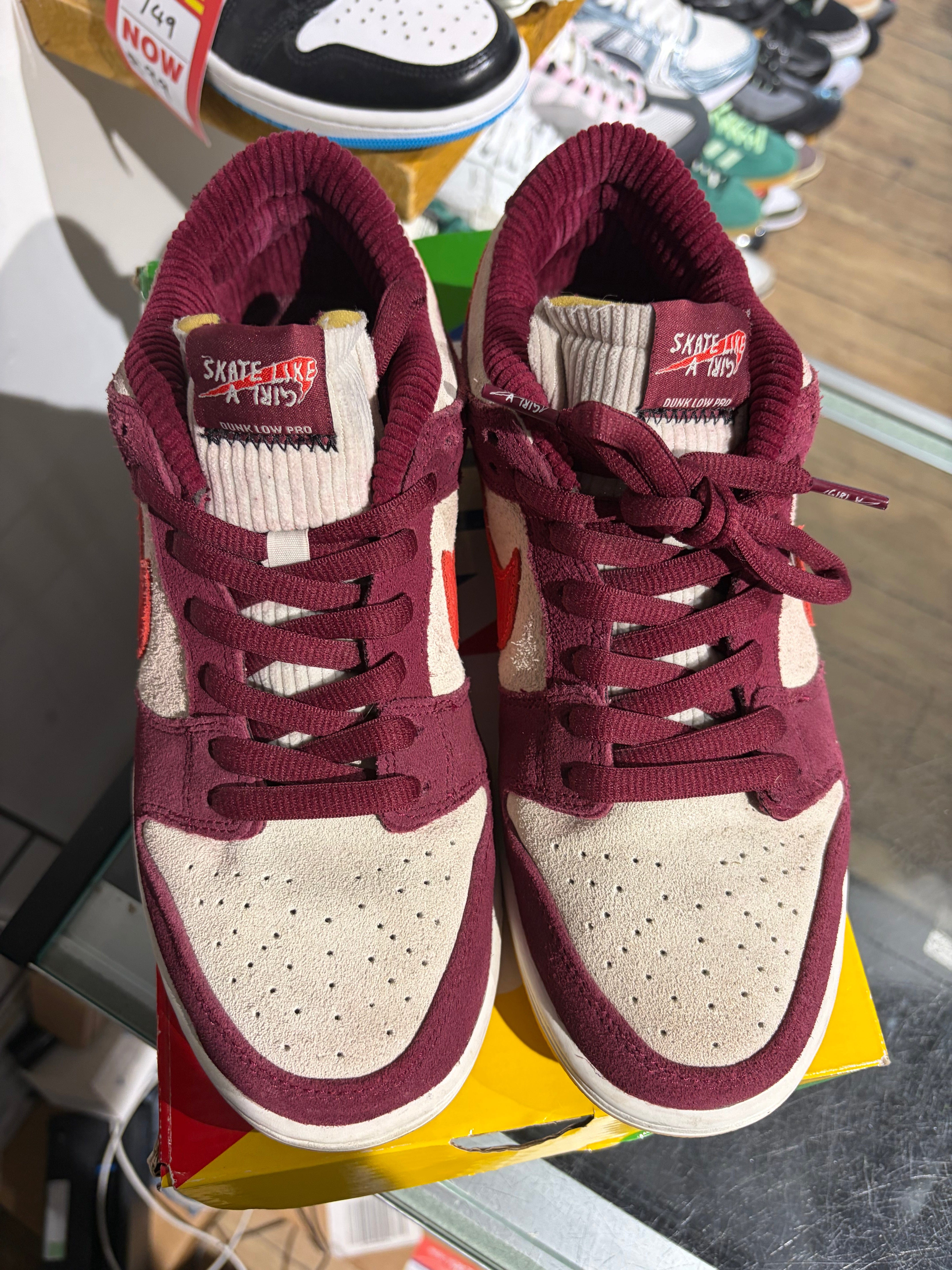 Girl SB Dunk Low Skate Like a Girl UK 8 #46