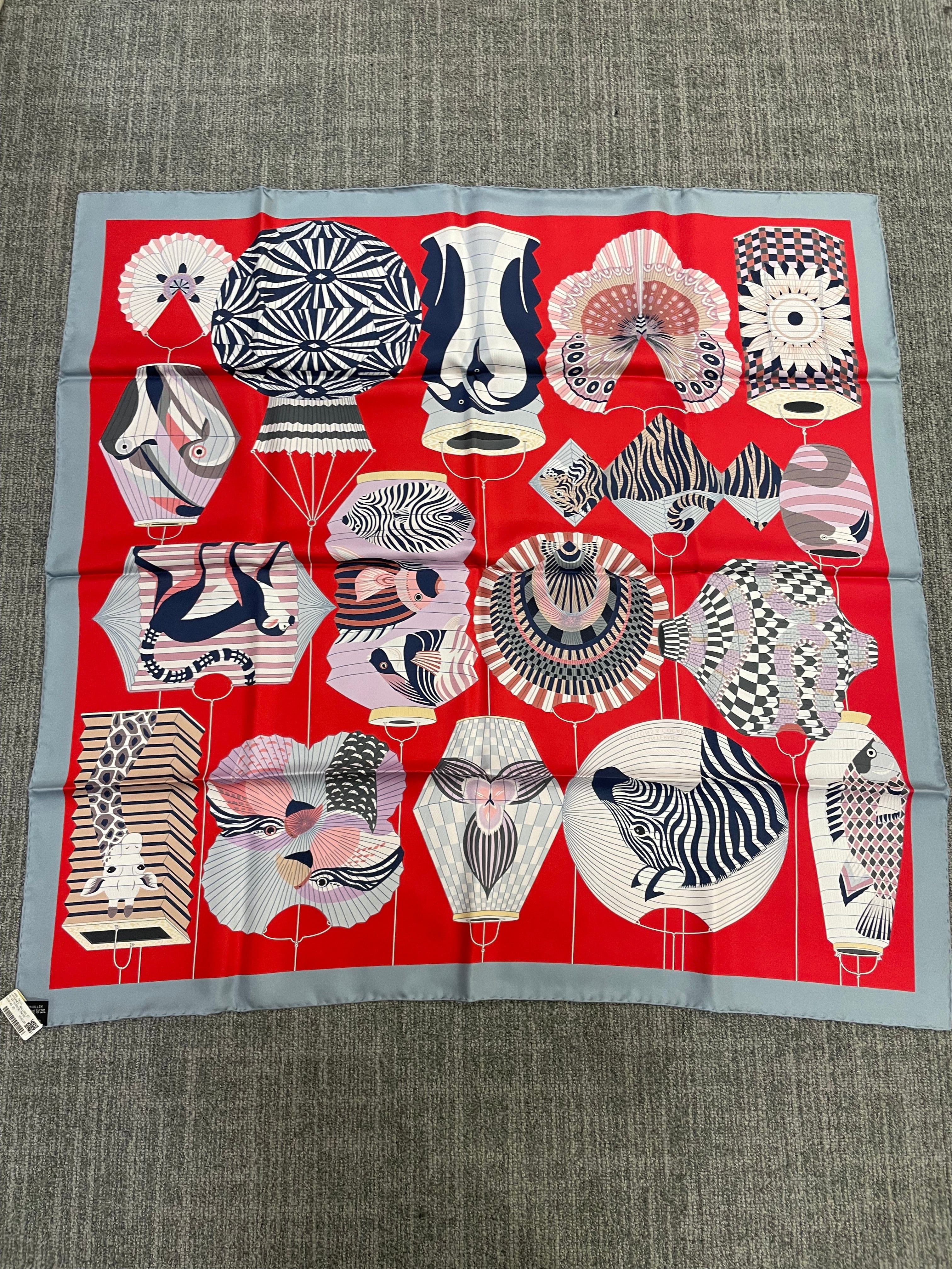 Hermès Silk 90 - 13 – Avant - Garde Faces and Figures in Red and Pale Pink ALC3494