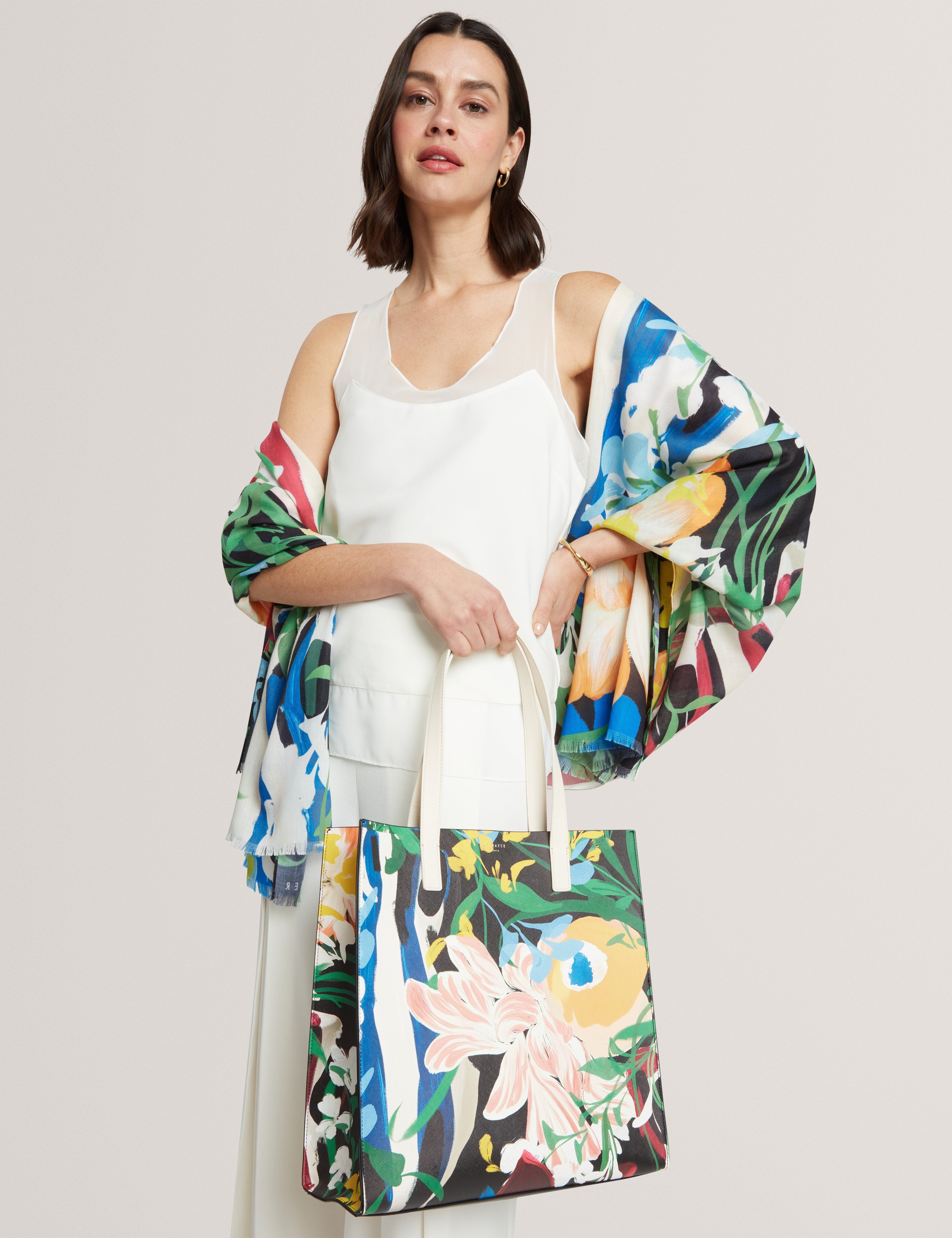 Ted Baker Bouani Floral Bouquet Printed Large Icon Bag Multicol