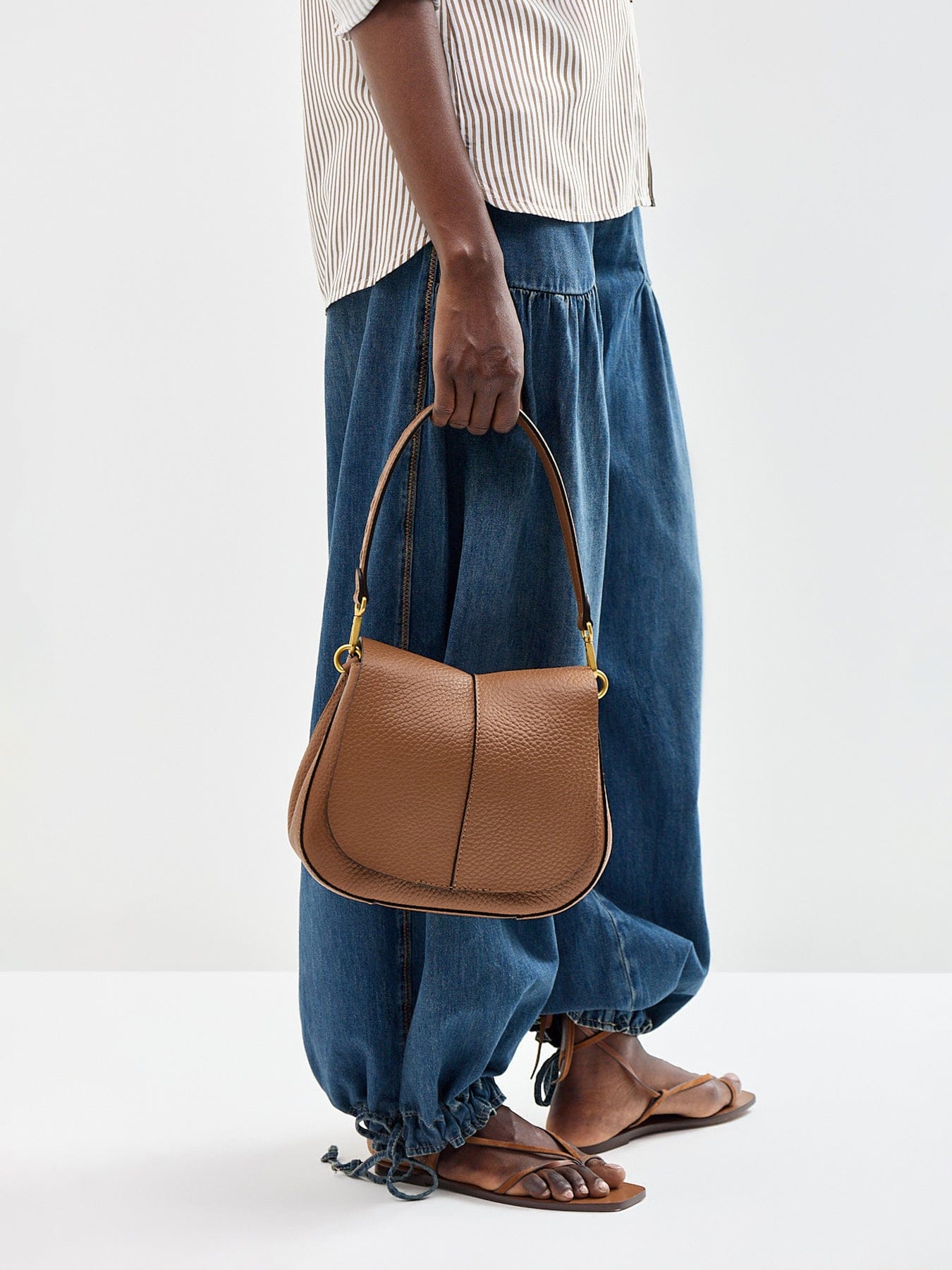 Gianni Chiarini New Helena Round Large Tote Bag Tan