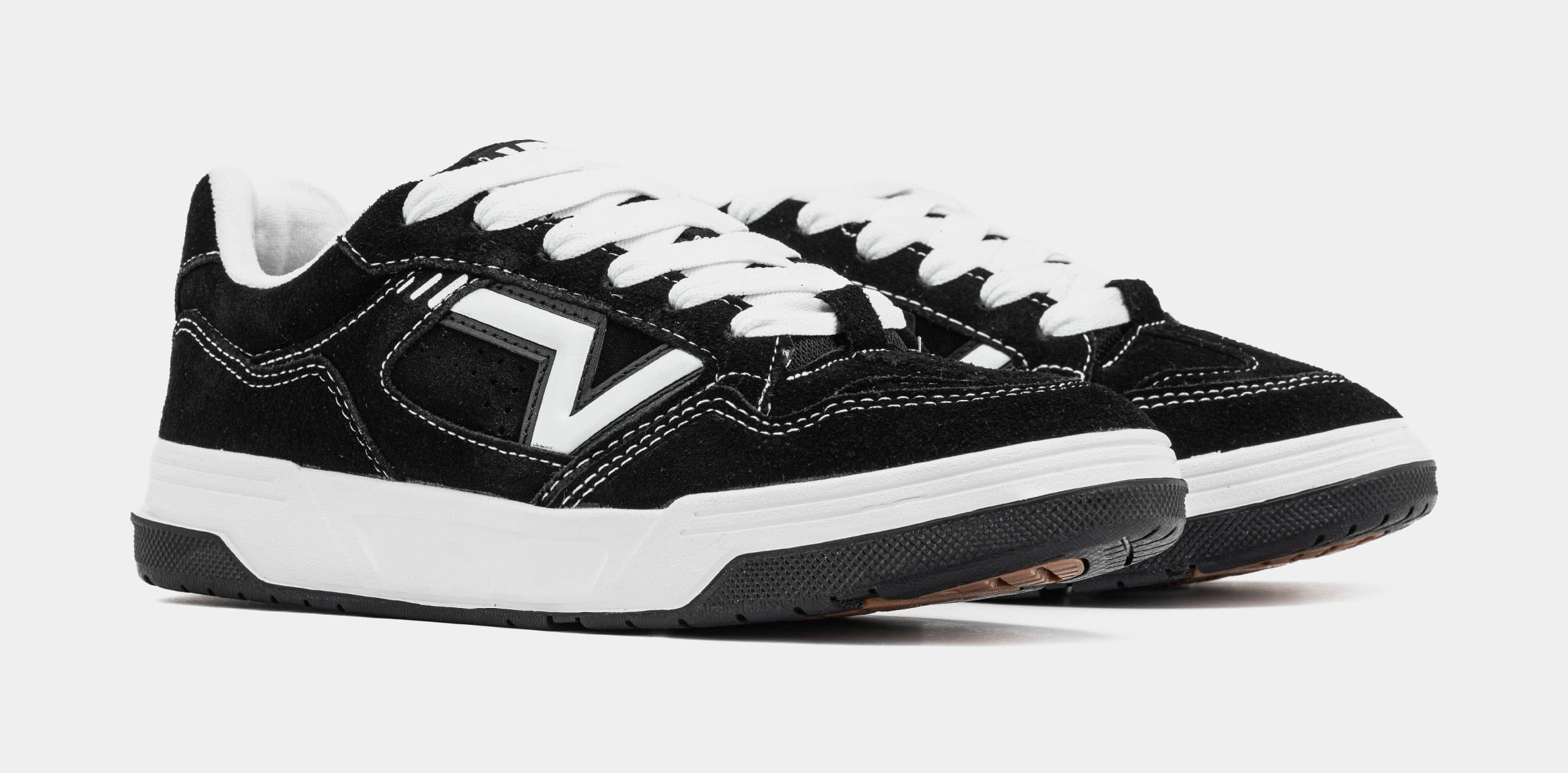 Vans Upland Mens Skate Shoes (Black/White)