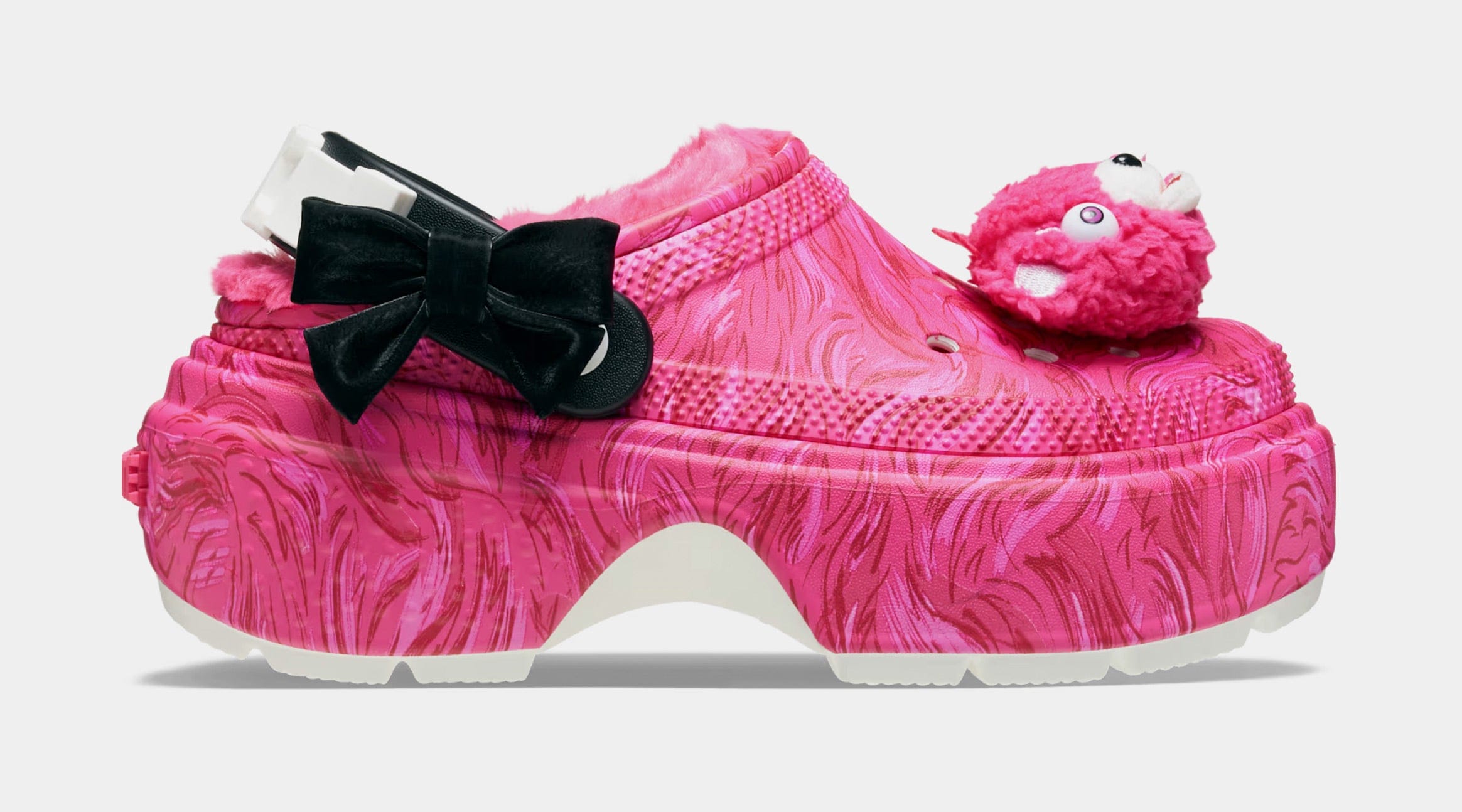 CROCS Stomp Lined Clog Fortnite Cuddle Team Leader Womens Sandals (Pink/White)