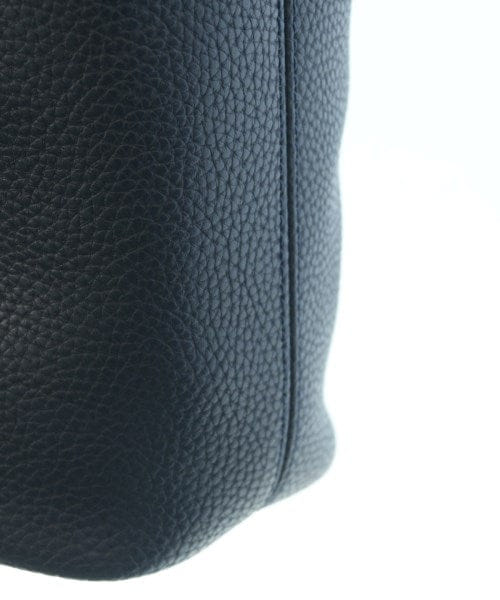 GUESS Shoulder bags