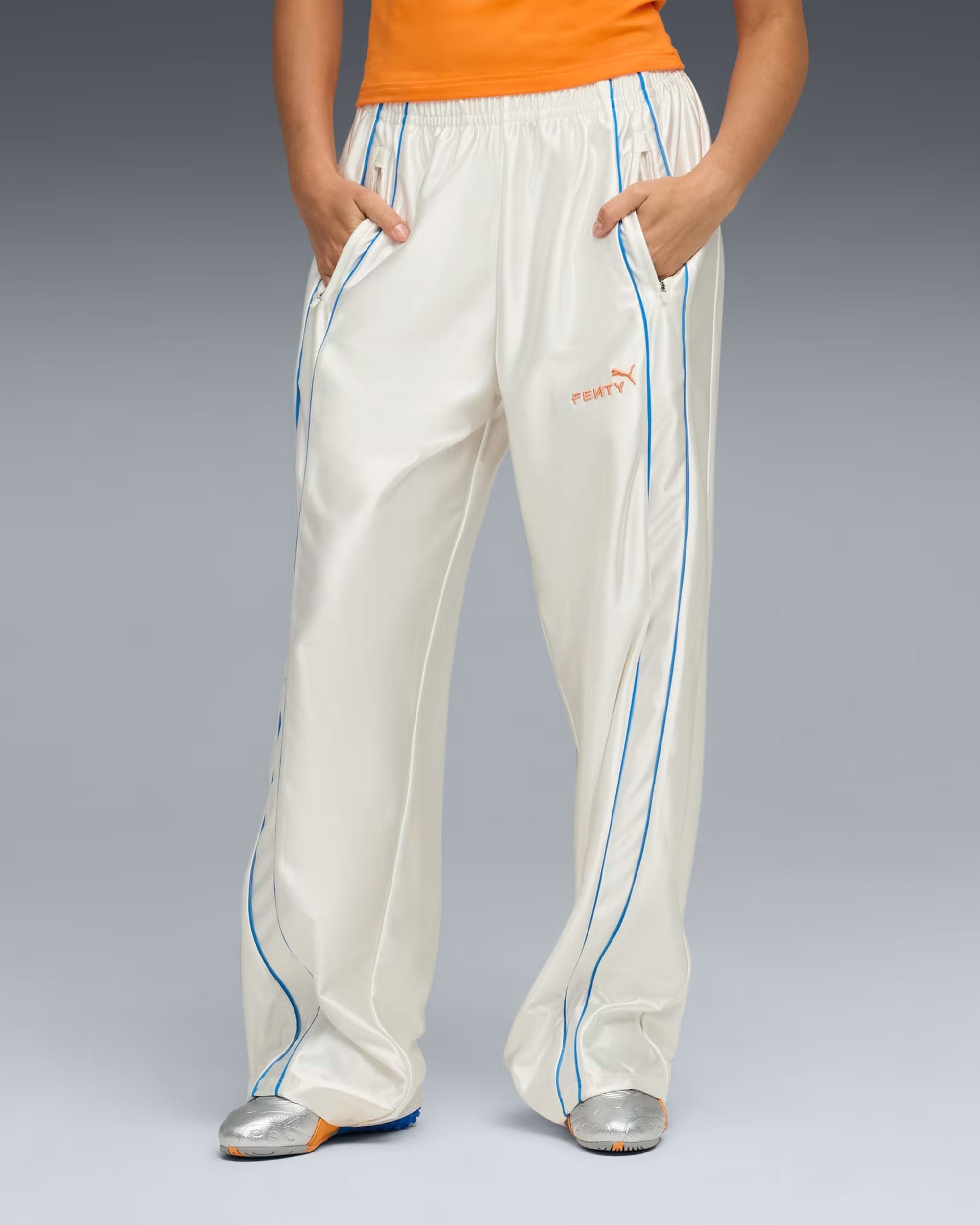 Puma Pantalones de chandal Relaxed Puma x FENTY T7 Piping para mujer