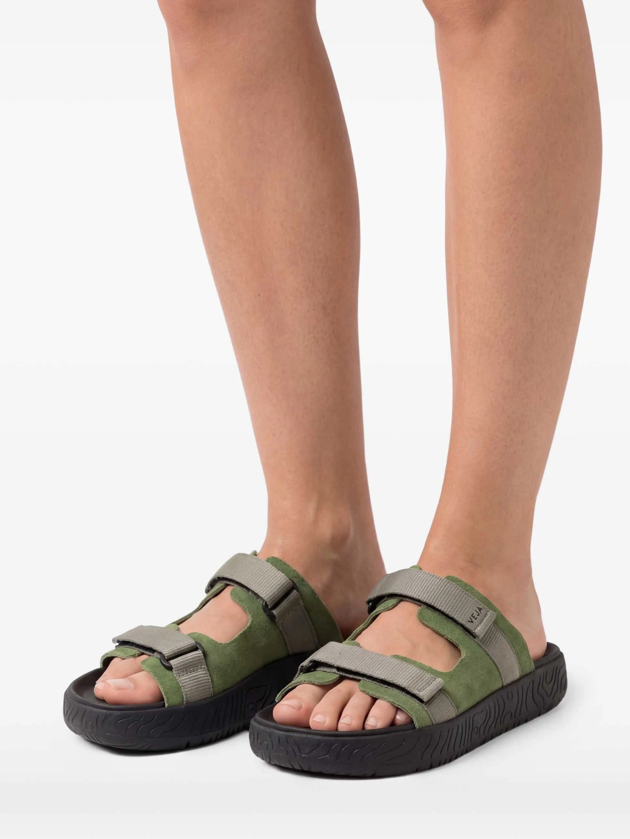 VEJA Arpoador strap sandals