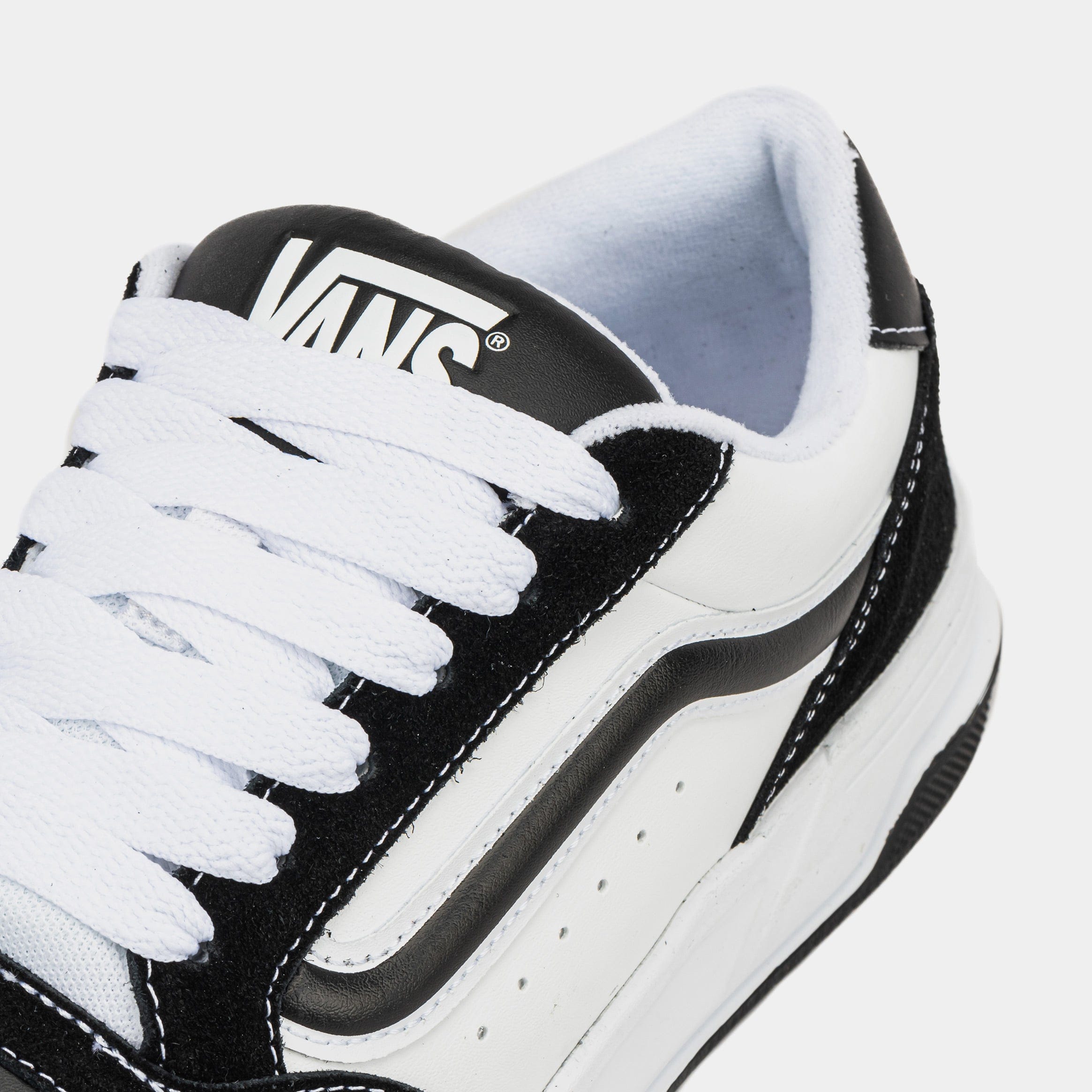 Vans Hylane Mens Skate Shoes (Black/White)