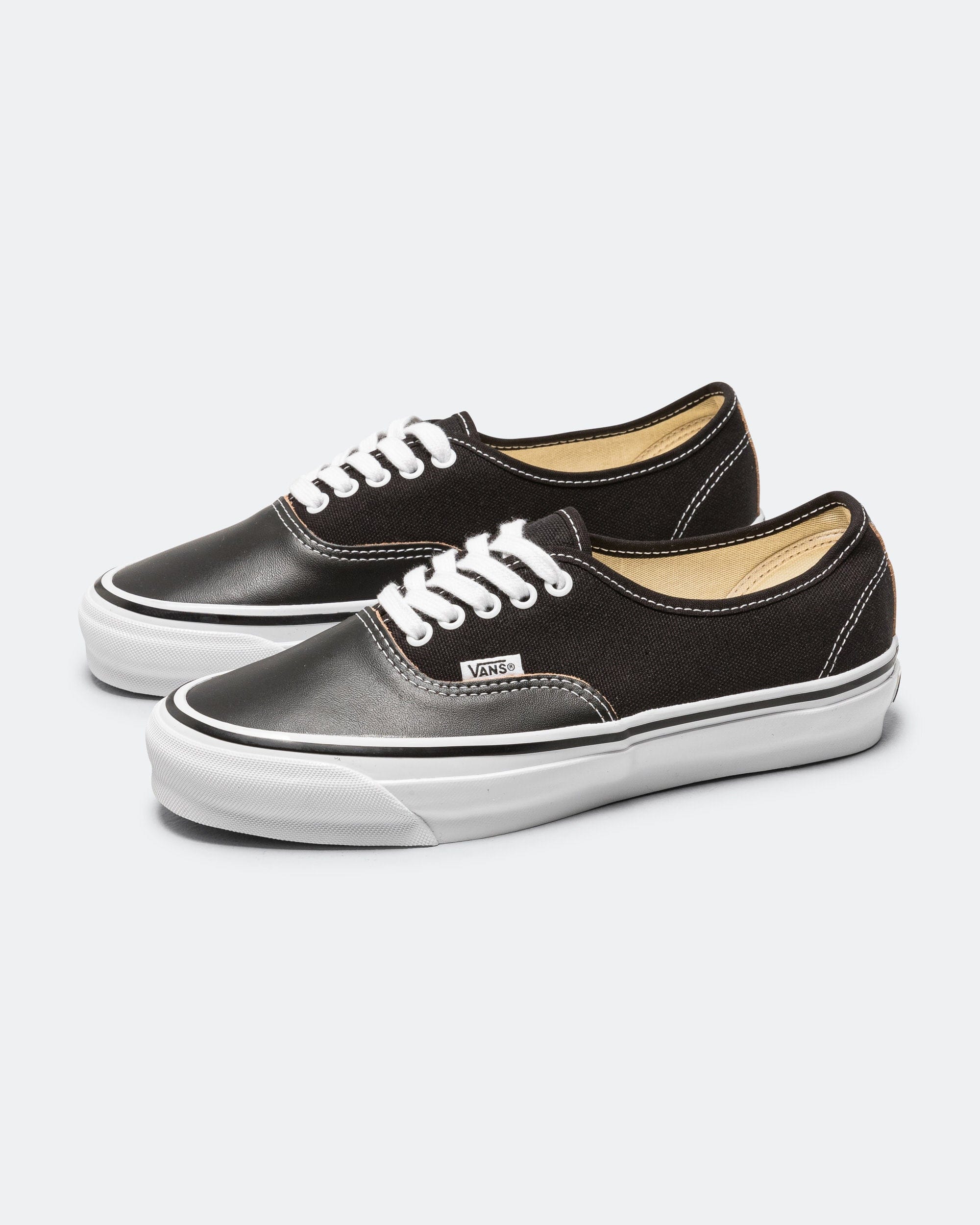Vans OTW Authentic 44 Siped Vibram - Black