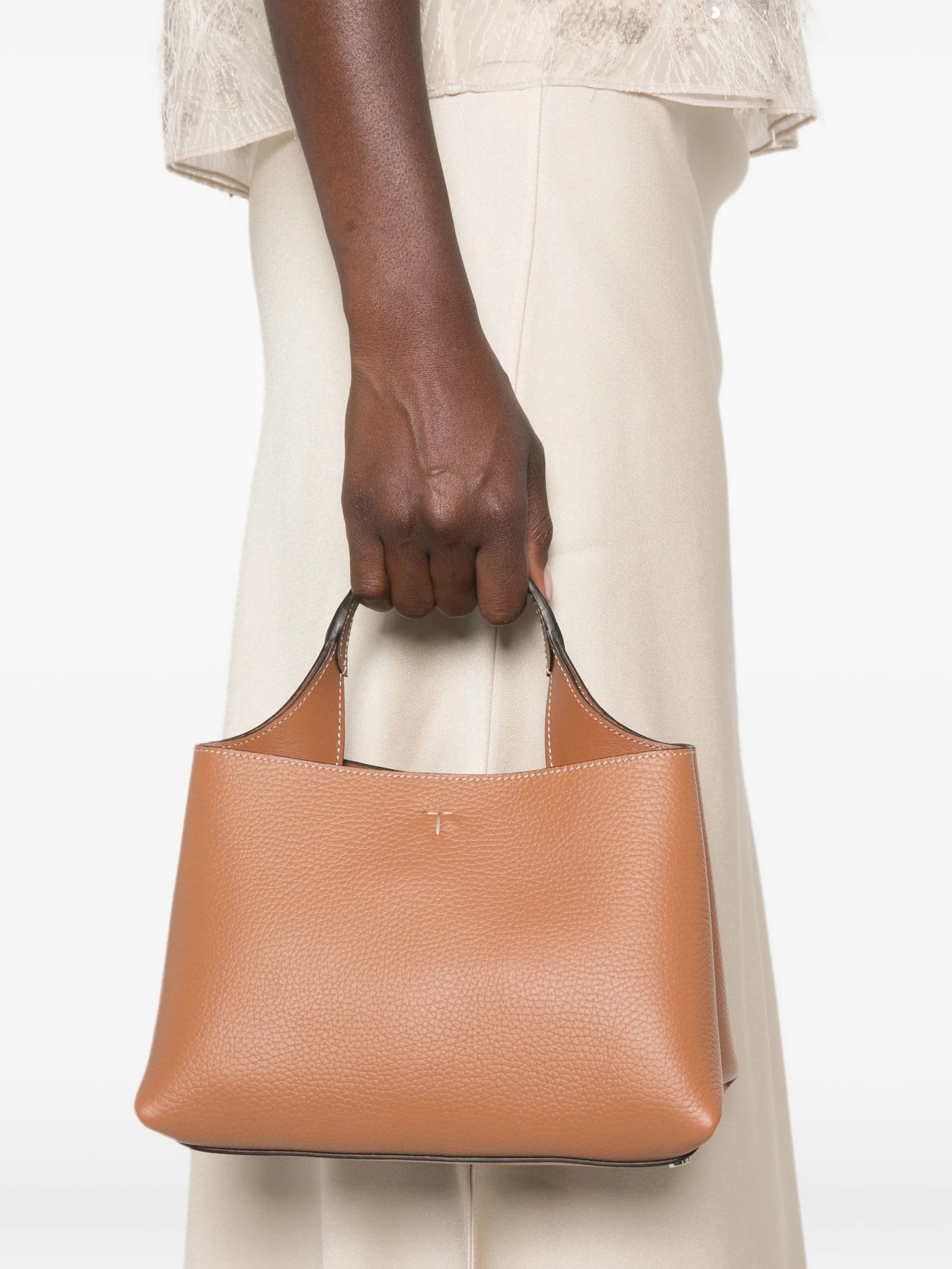 Tod's T - logo grained leather tote bag