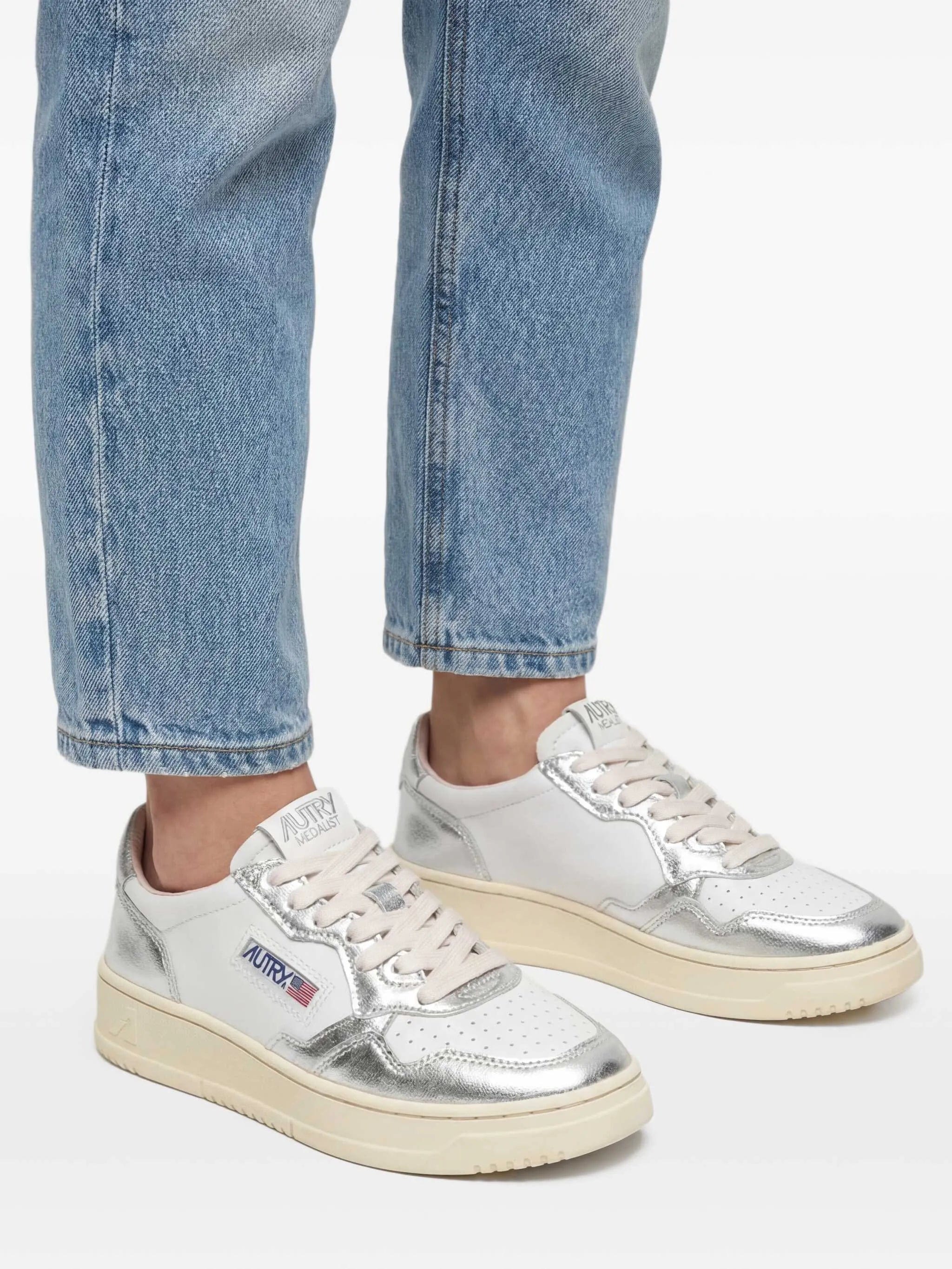 Autry Medalist low bicolor sneakers