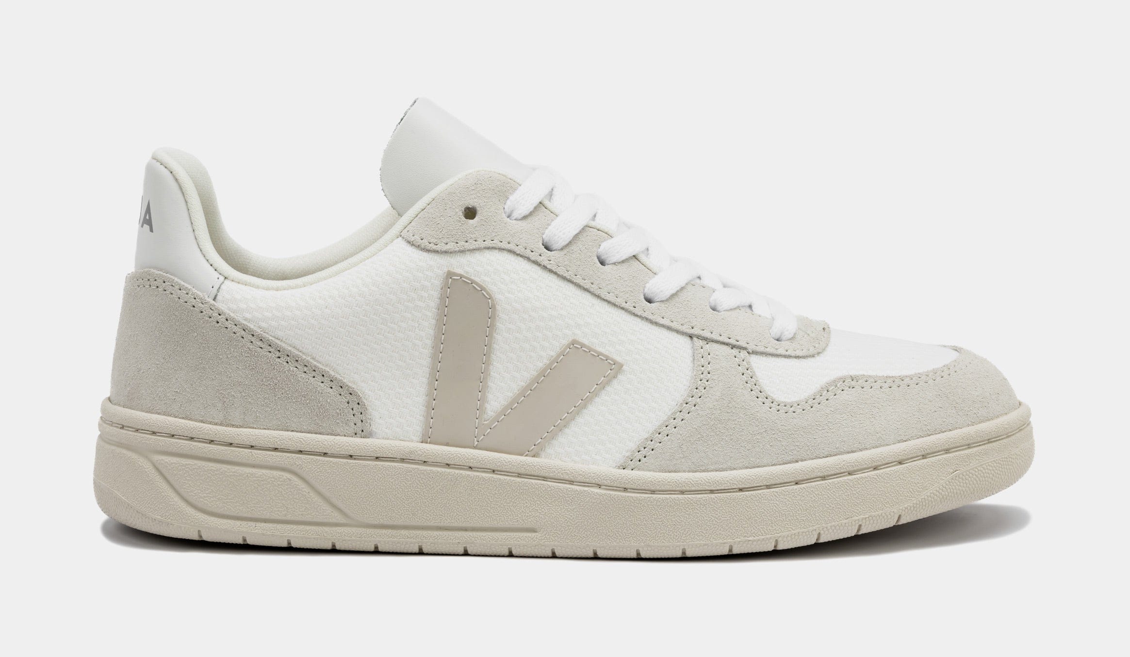 VEJA V - 10 Mens Lifestyle Shoes (Beige)
