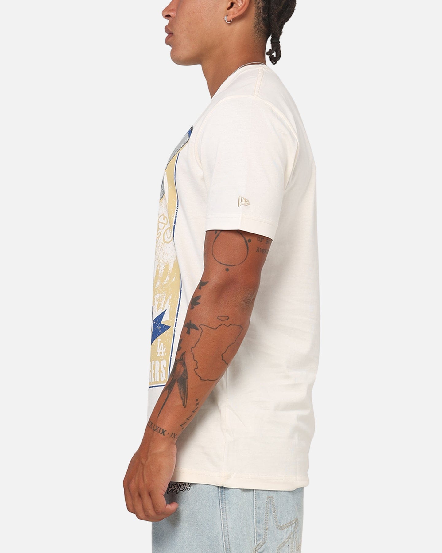 New Era Los Angeles Dodgers Looney Tunes Daffy Duck T - Shirt Light Beige