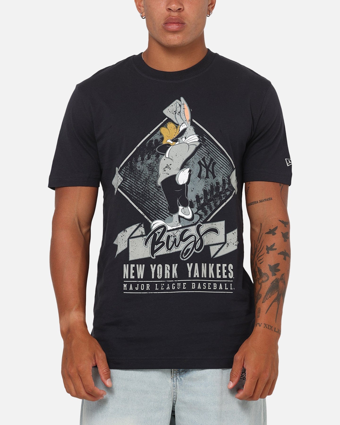 New Era New York Yankees Looney Tunes Bugs Bunny T - Shirt Navy