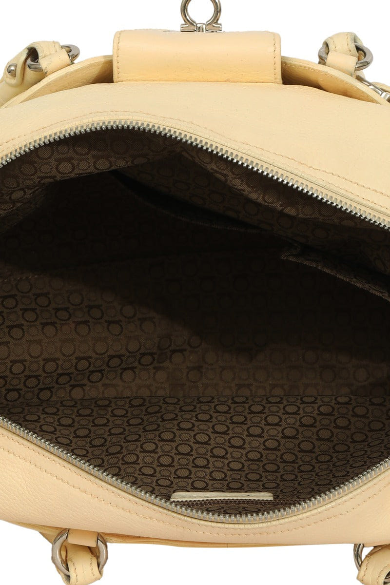 Salvatore Ferragamo Cream Leather Shoulder Bag