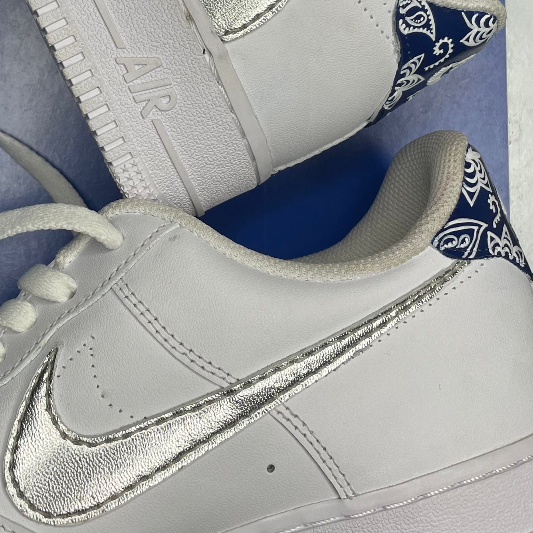 Mdcustoms SILVER REVERSE SWOOSH AF1