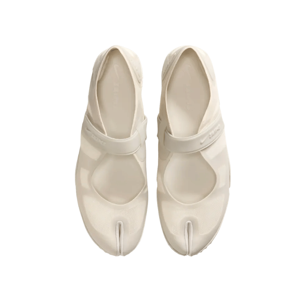 Air NikeSKIMS Air Rift Light Bone