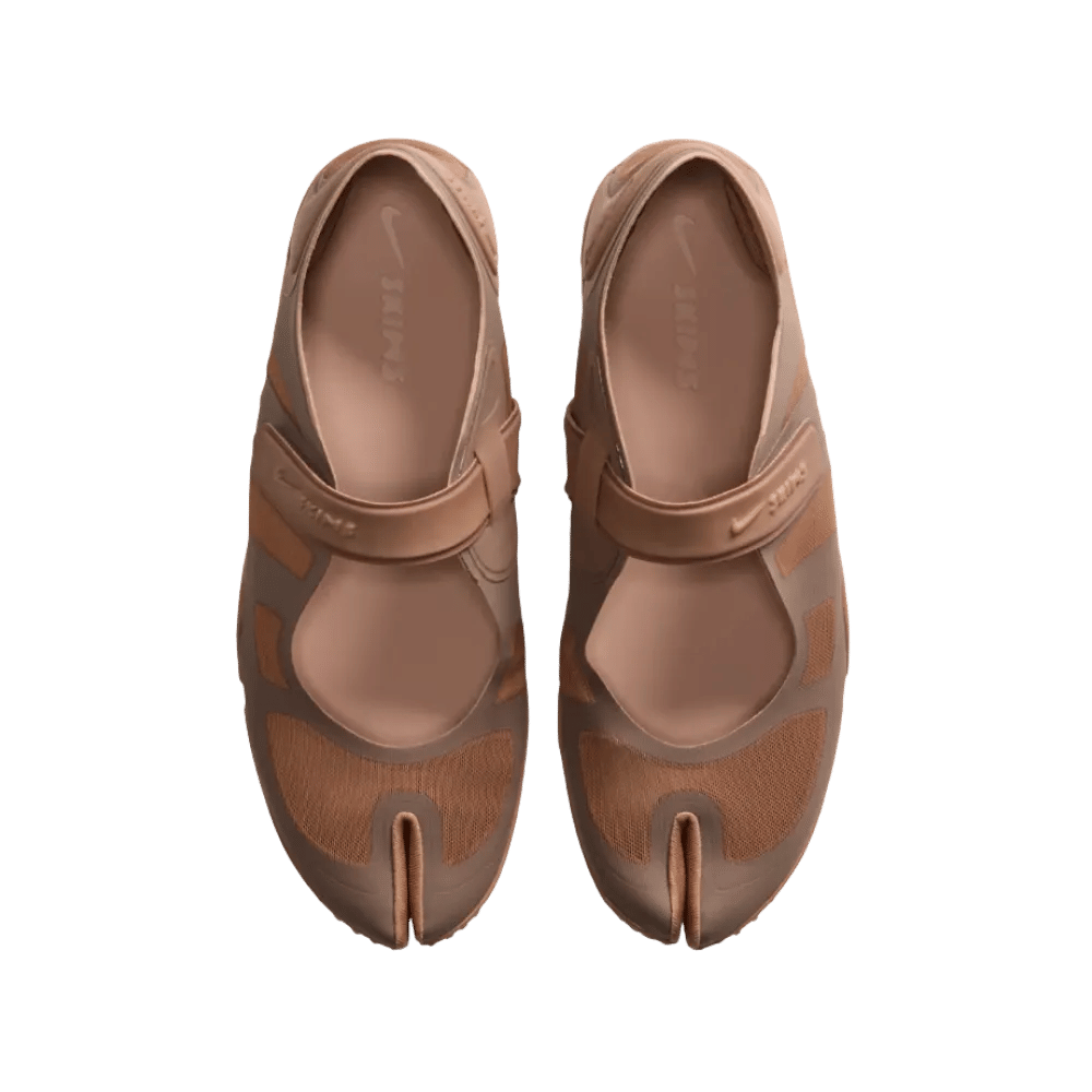 Air NikeSKIMS Air Rift Archaeo Brown