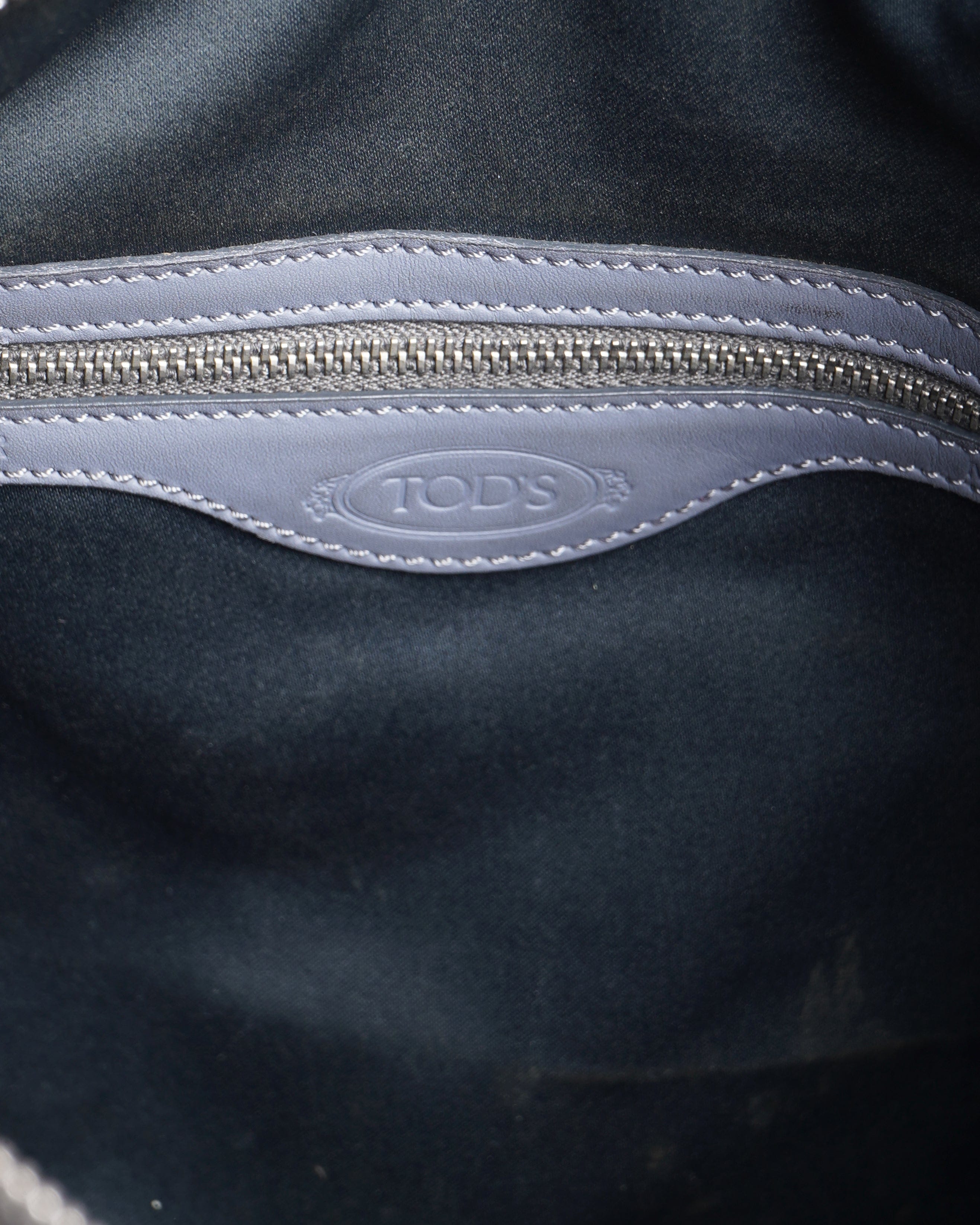Tod's Grey Shoulder Bags