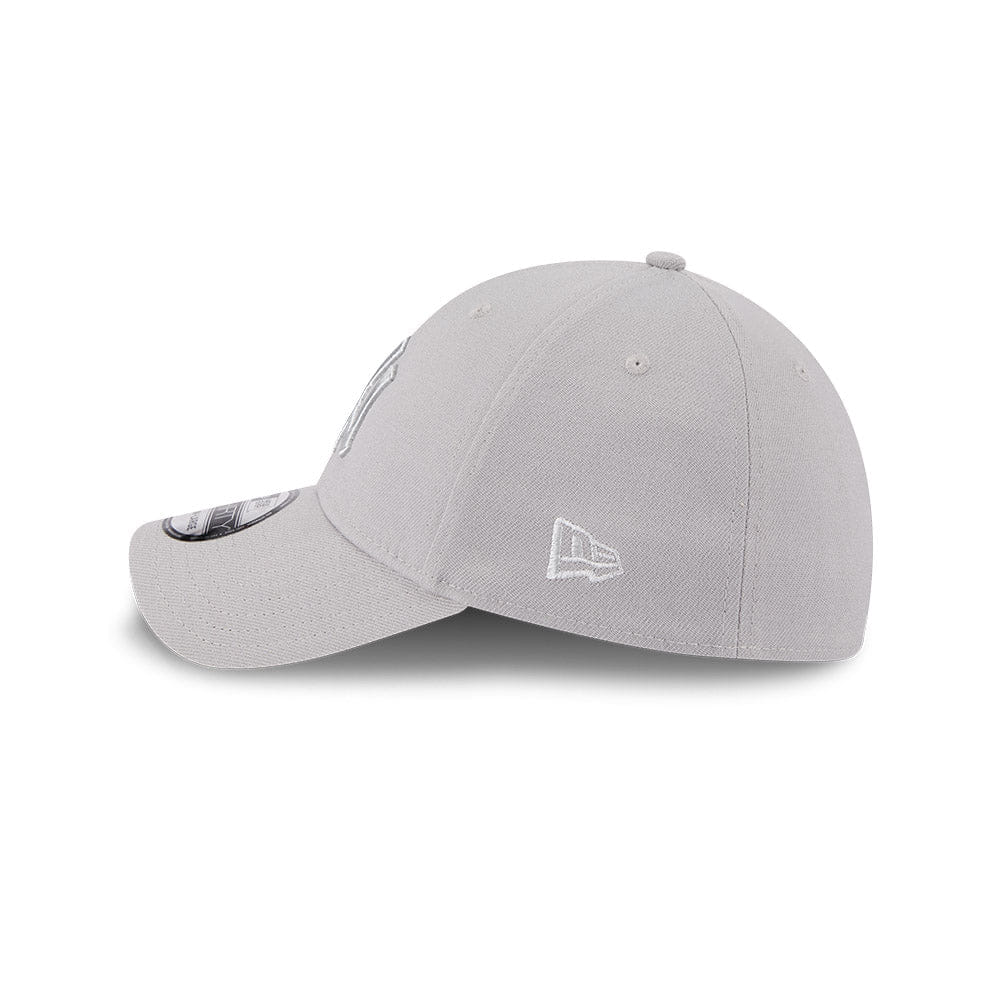 New Era N.Y Yankees 39Thirty Stretch Fit Cap (Metallic Grey)