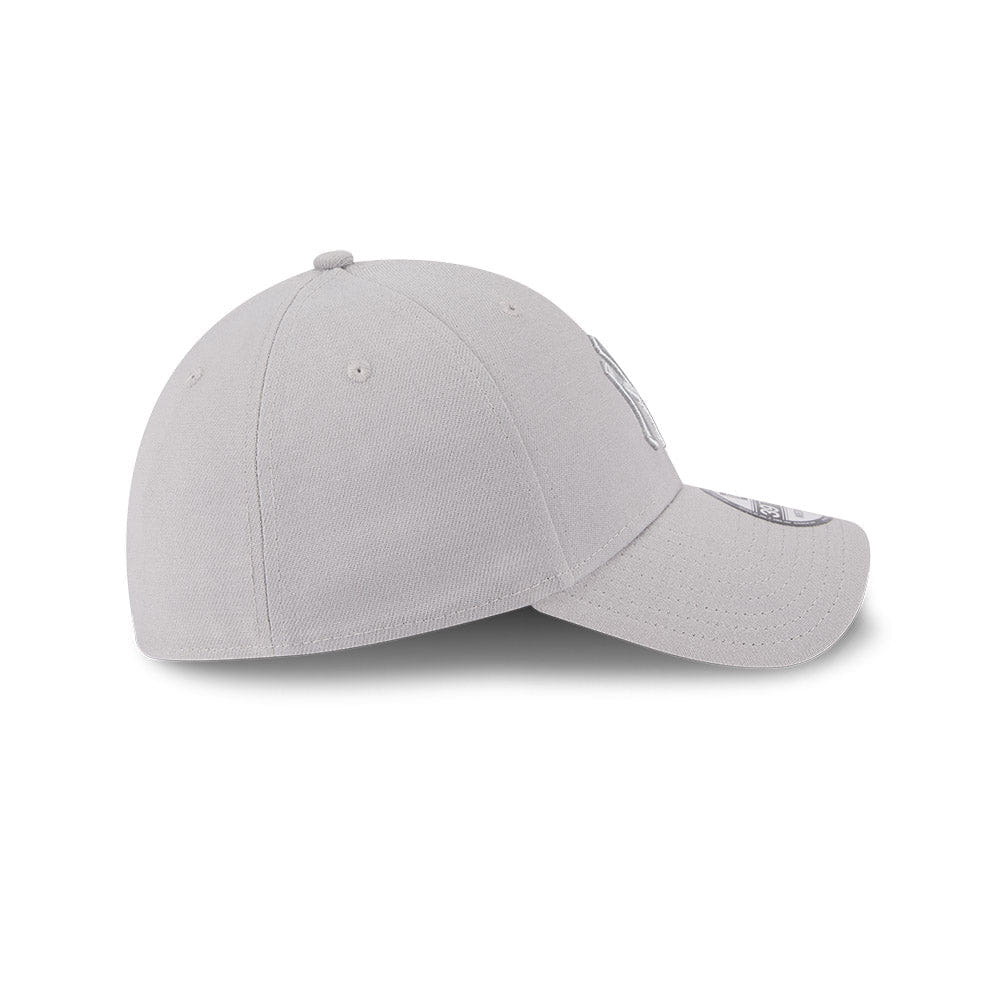 New Era N.Y Yankees 39Thirty Stretch Fit Cap (Metallic Grey)