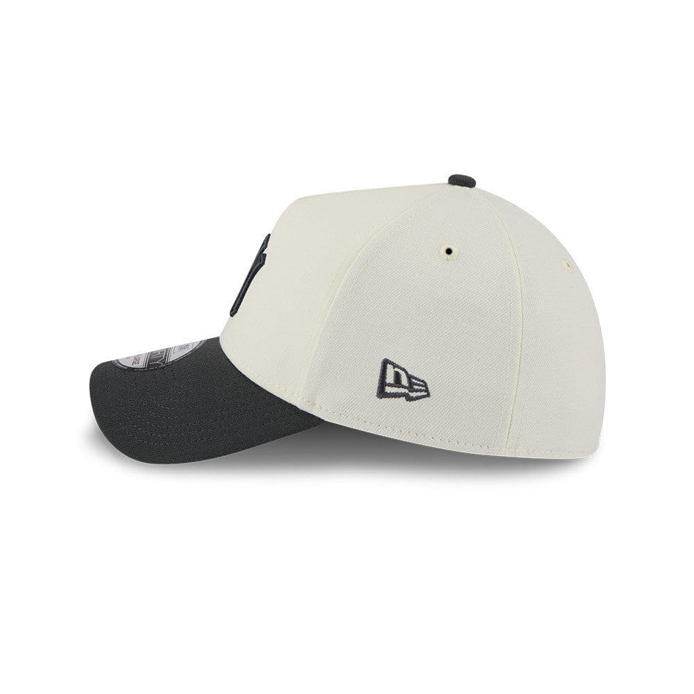 New Era N.Y Yankees 39Thirty A - Frame Stretch Fit Cap (Cream/Graphite)