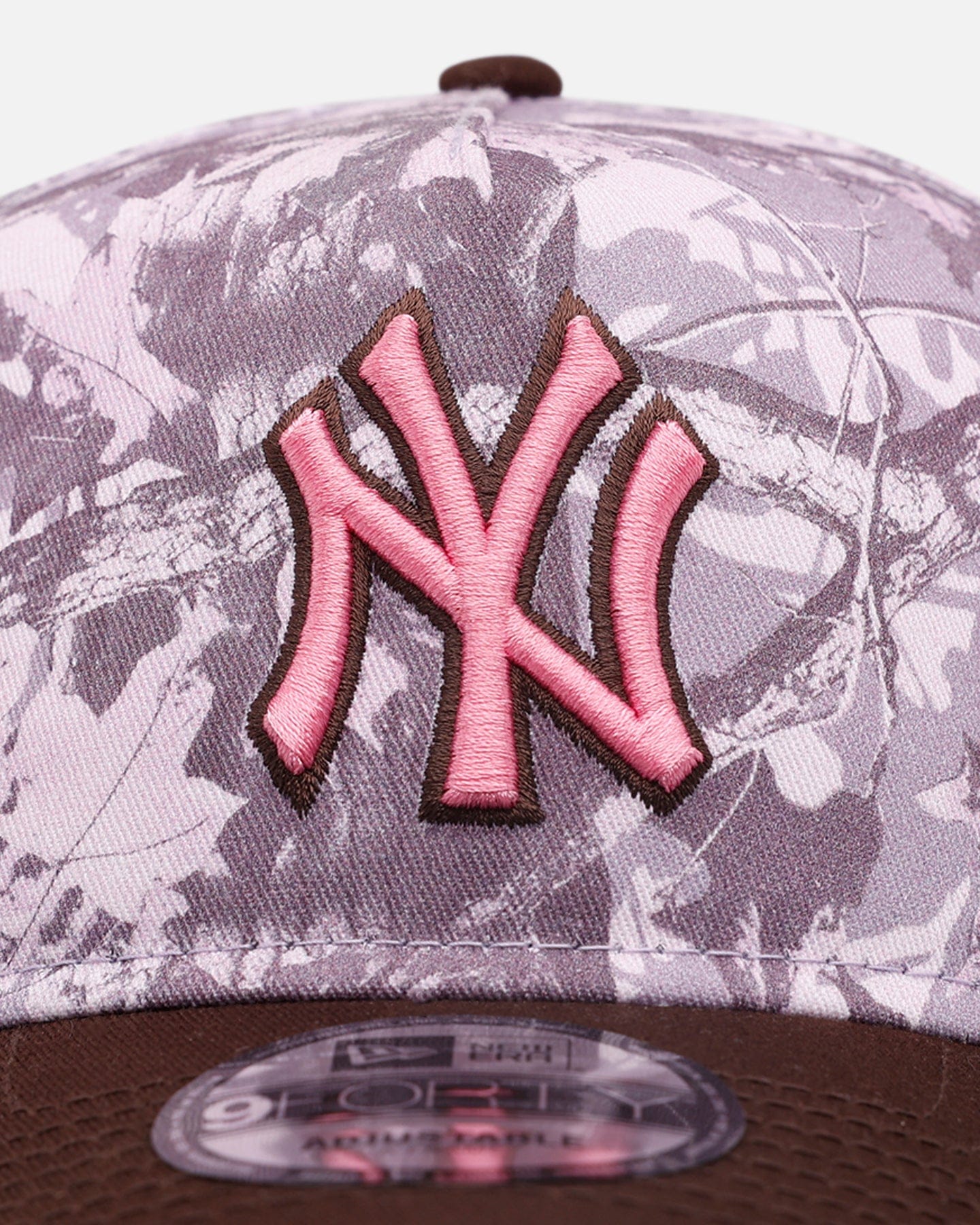 New Era New York Yankees Pink Tree Camo 9FORTY A - Frame Snapback Pink