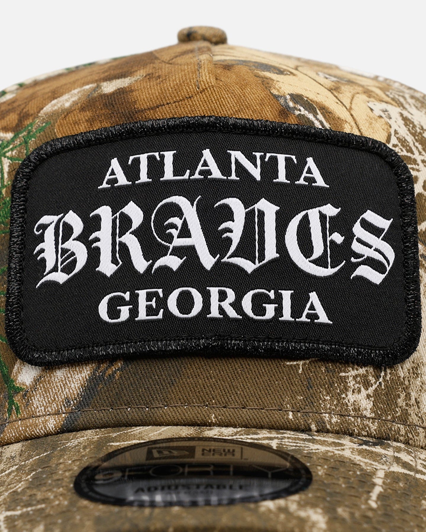 New Era Atlanta Braves Gothic Patch 9FORTY A - Frame Snapback Camo