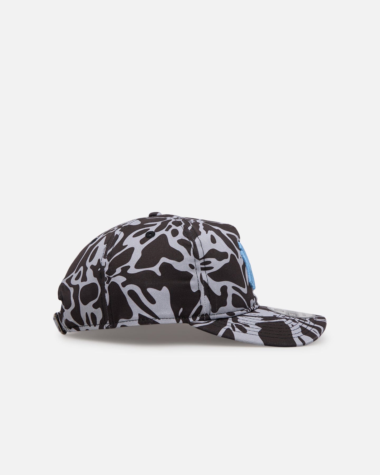 New Era New York Yankees Brushed Cotton 19TWENTY Strapback Black/Light Blue