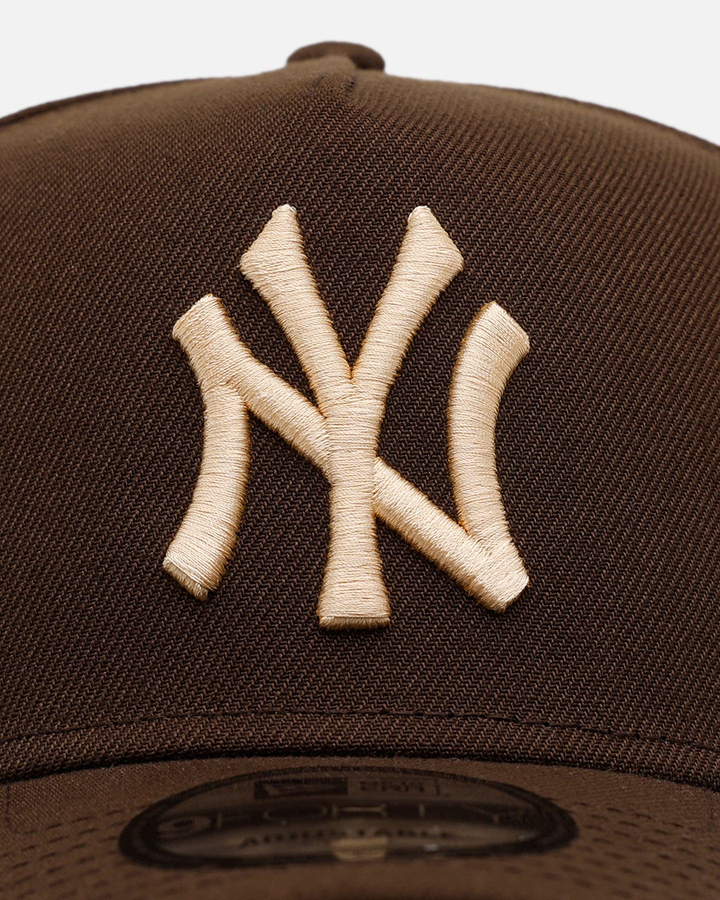 New Era New York Yankees Stay Classy 9FORTY A - Frame Snapback Walnut