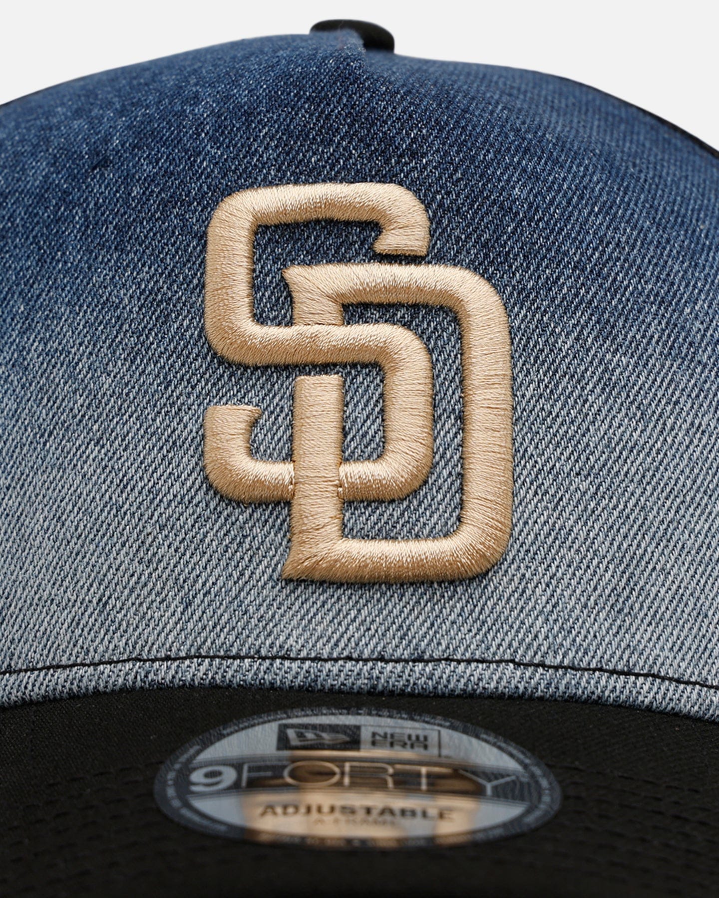 New Era San Diego Padres Bleach 9FORTY A - Frame Trucker Snapback Denim