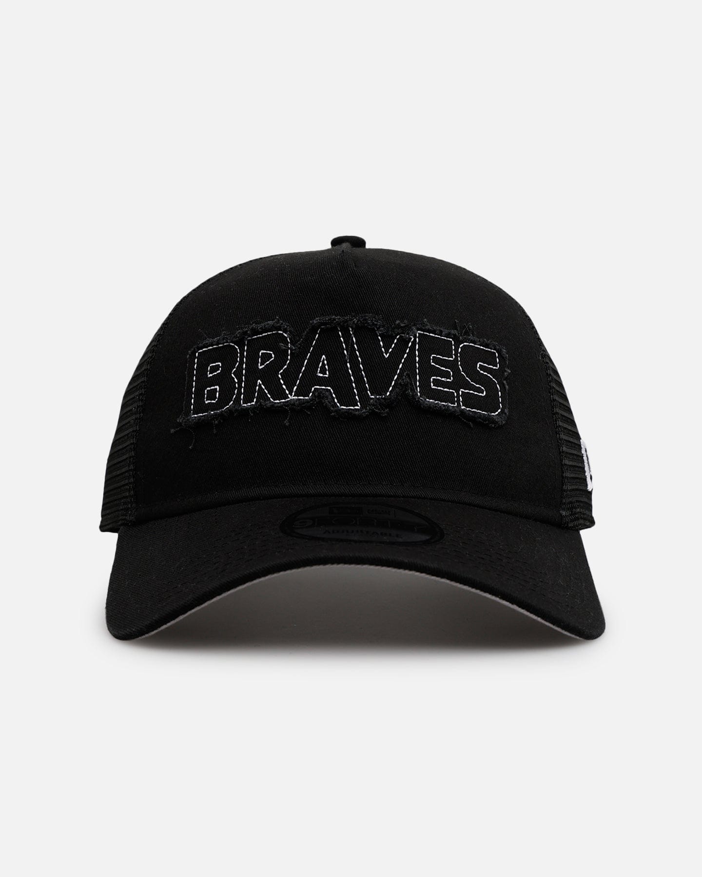 New Era Atlanta Braves Distressed 9FORTY A - Frame Trucker Snapback Black/White